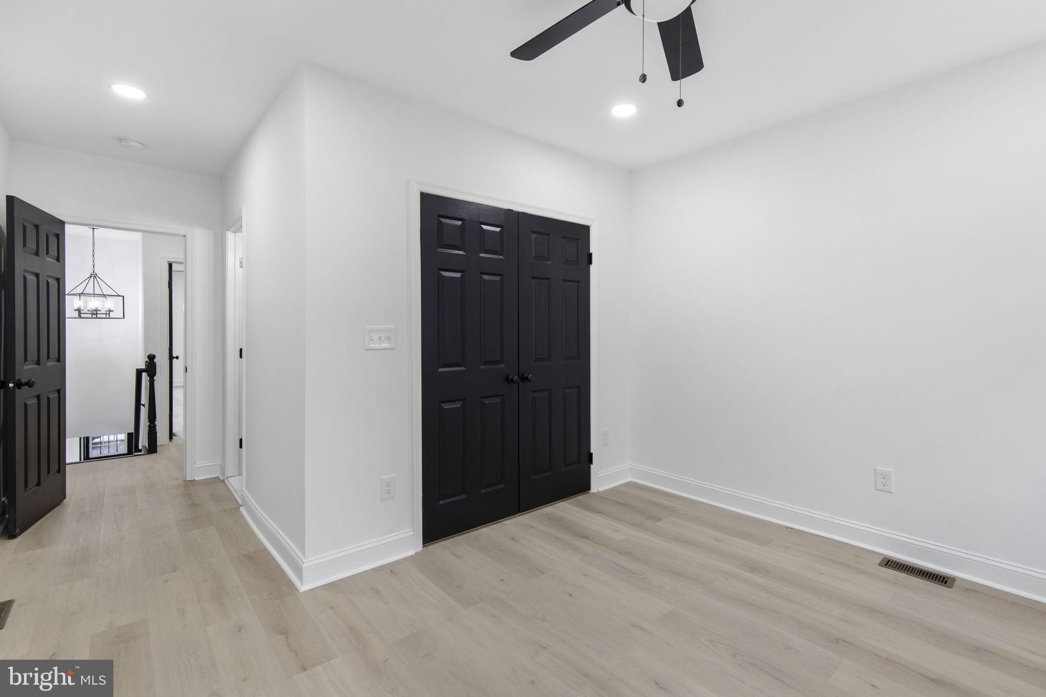 ELWOOD PARK - Residential