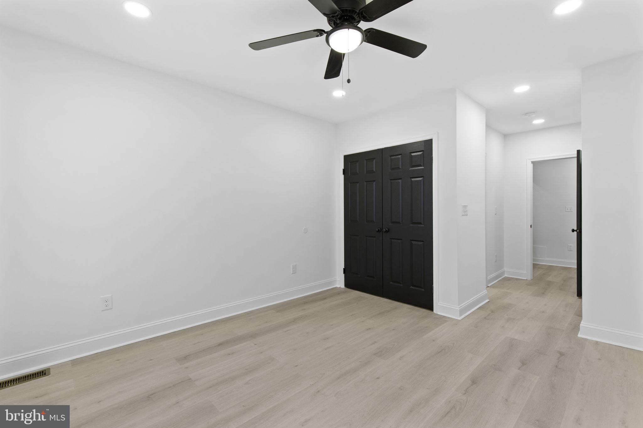 ELWOOD PARK - Residential