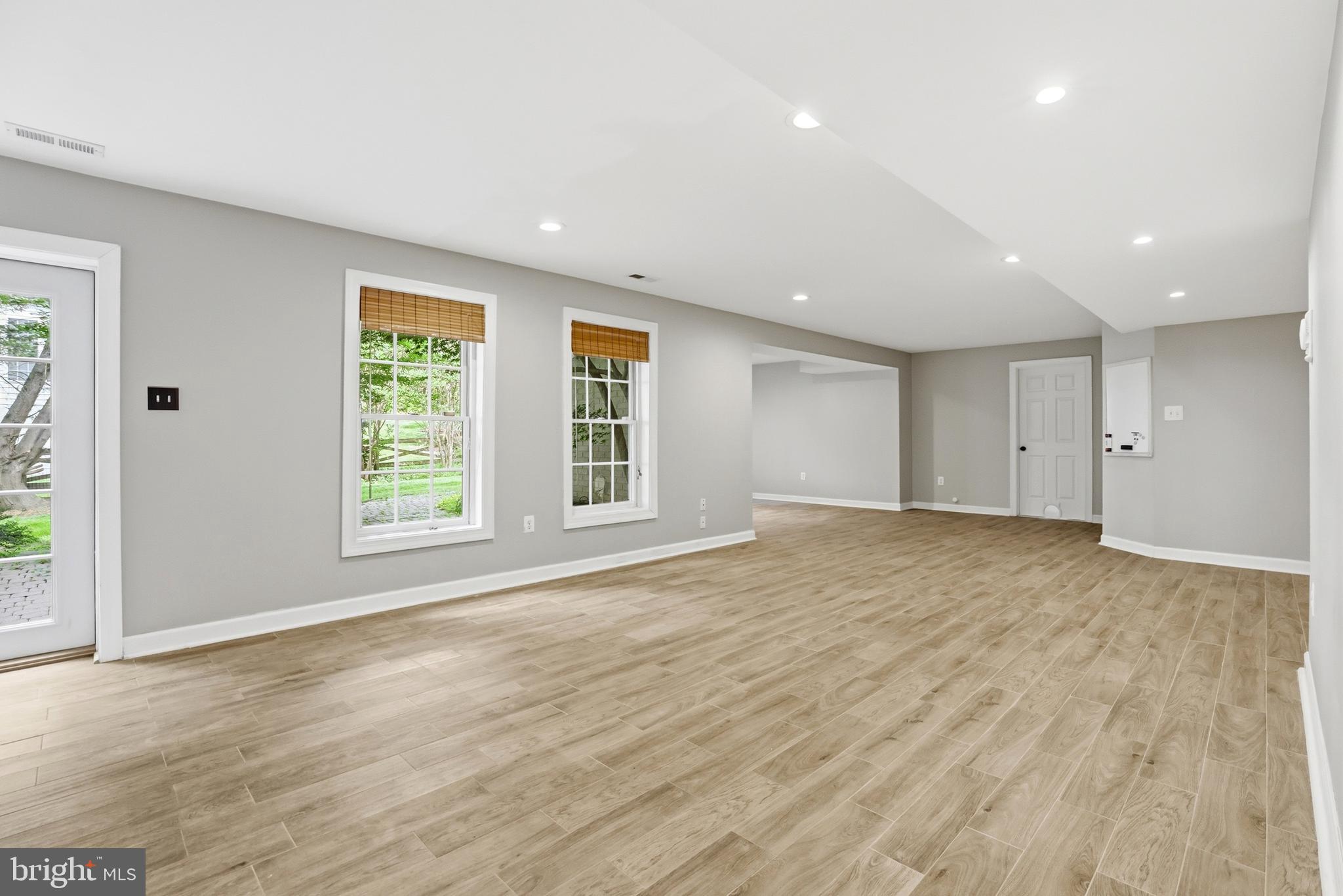 KINGSVIEW VILLAGE - Residential