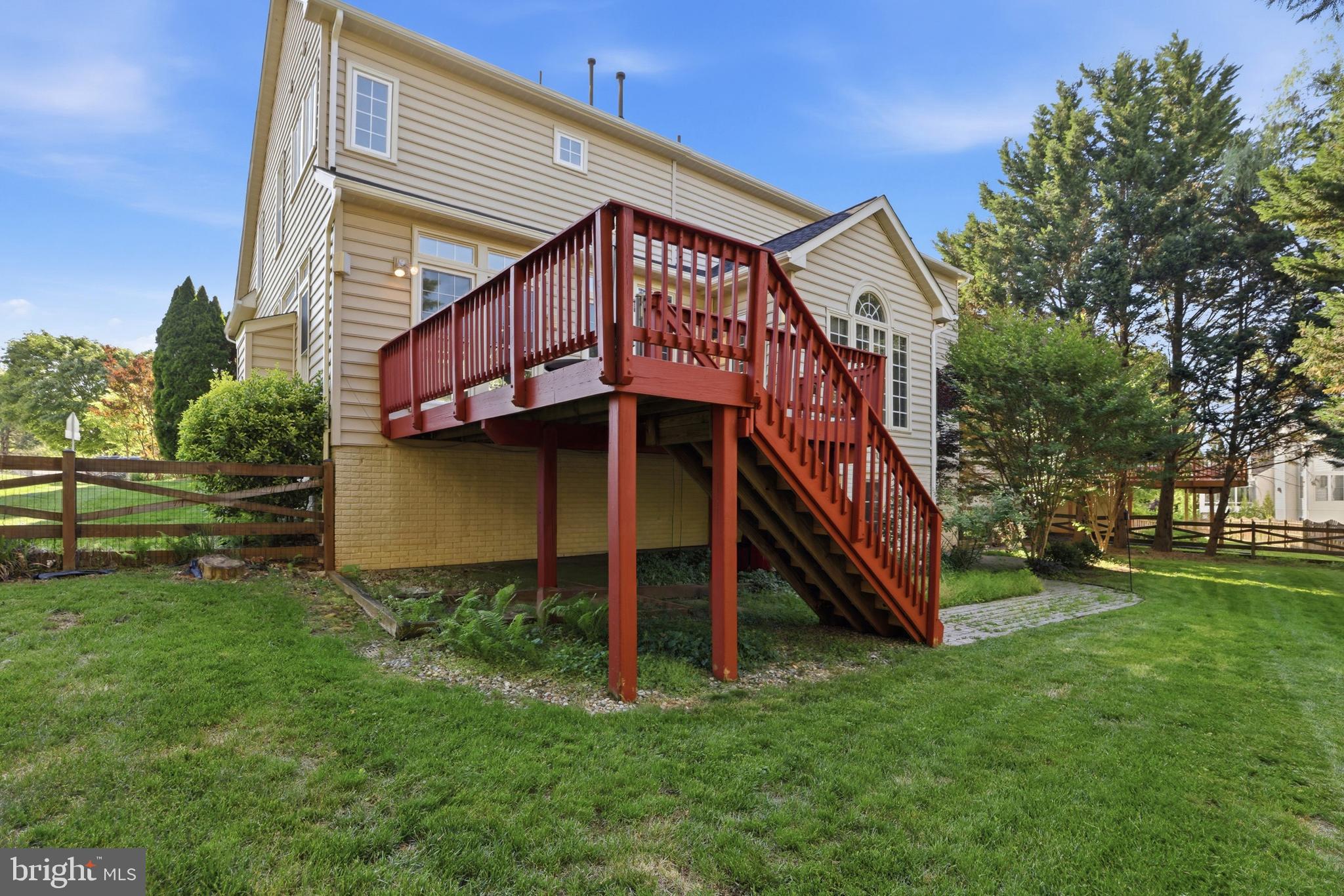 KINGSVIEW VILLAGE - Residential