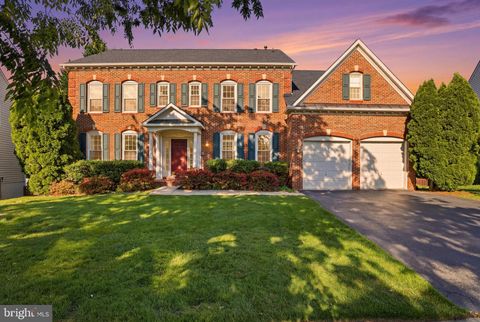 Photo of 13903 Bromfield Road, GERMANTOWN, MD 20874 (MLS # MDMC2232642)