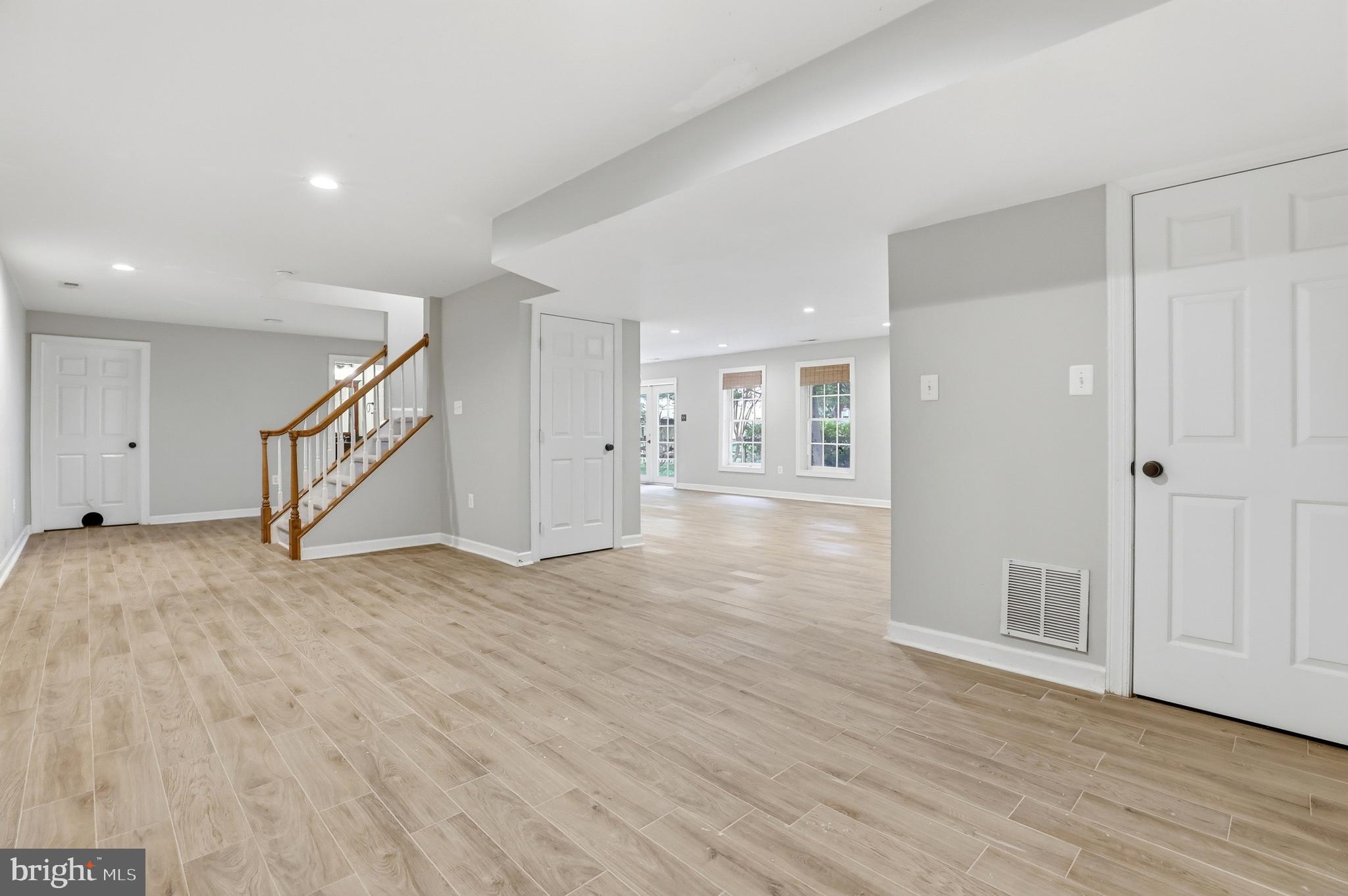 KINGSVIEW VILLAGE - Residential