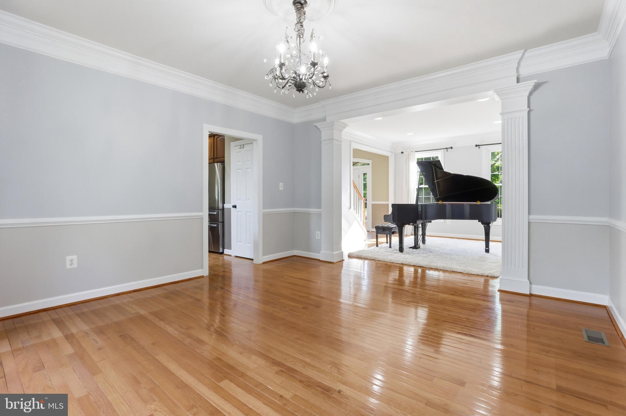 KINGSVIEW VILLAGE - Residential