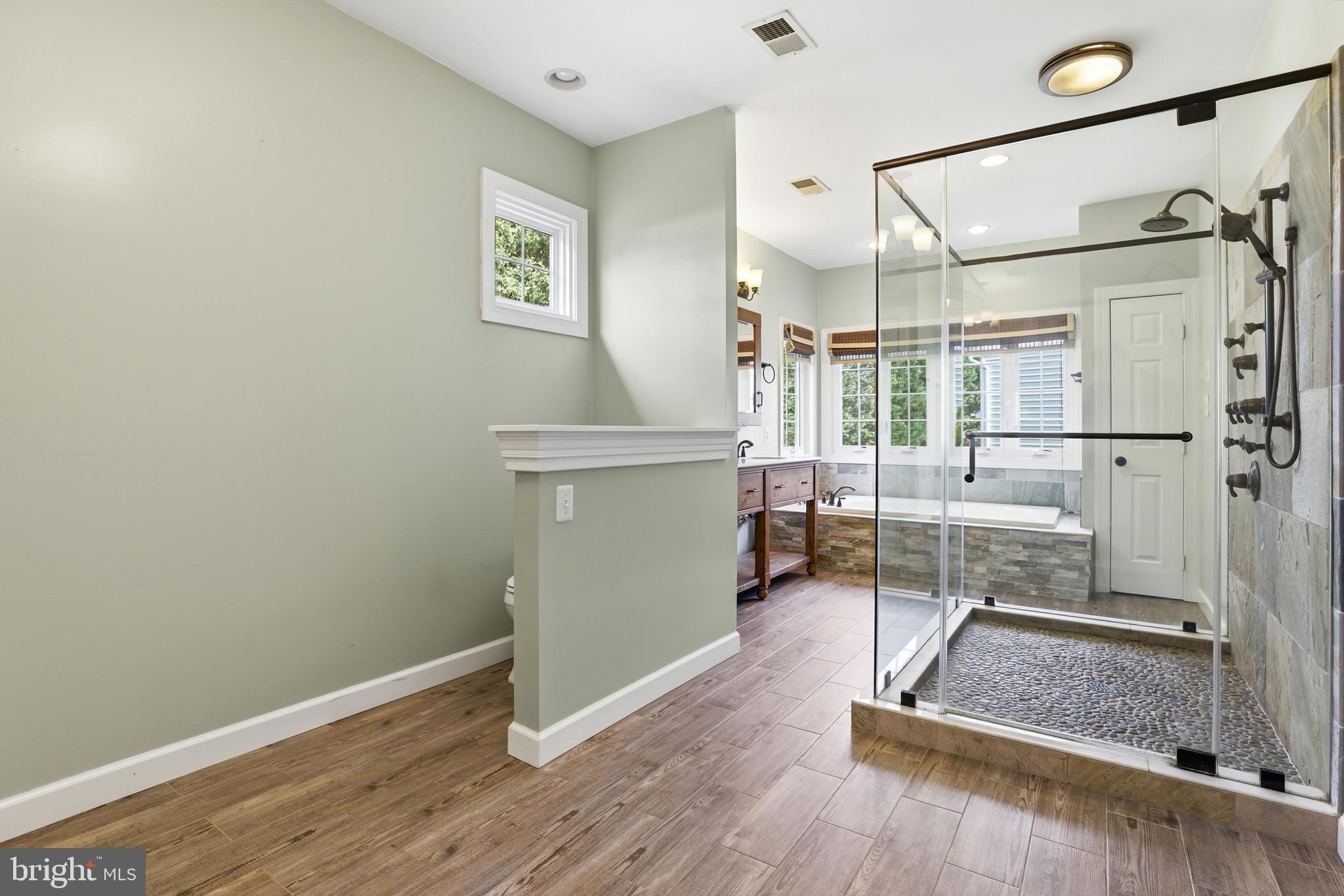 KINGSVIEW VILLAGE - Residential