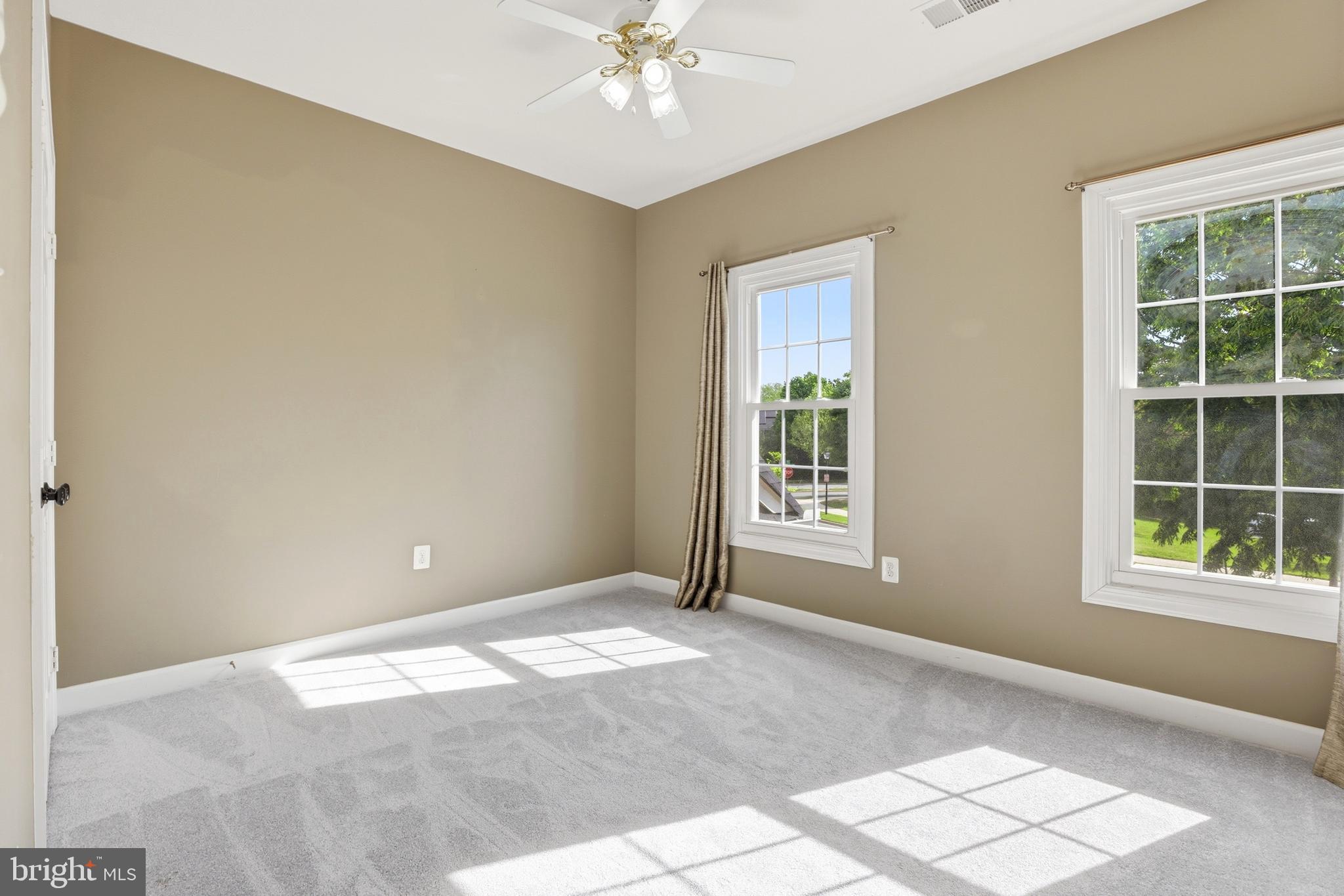 KINGSVIEW VILLAGE - Residential