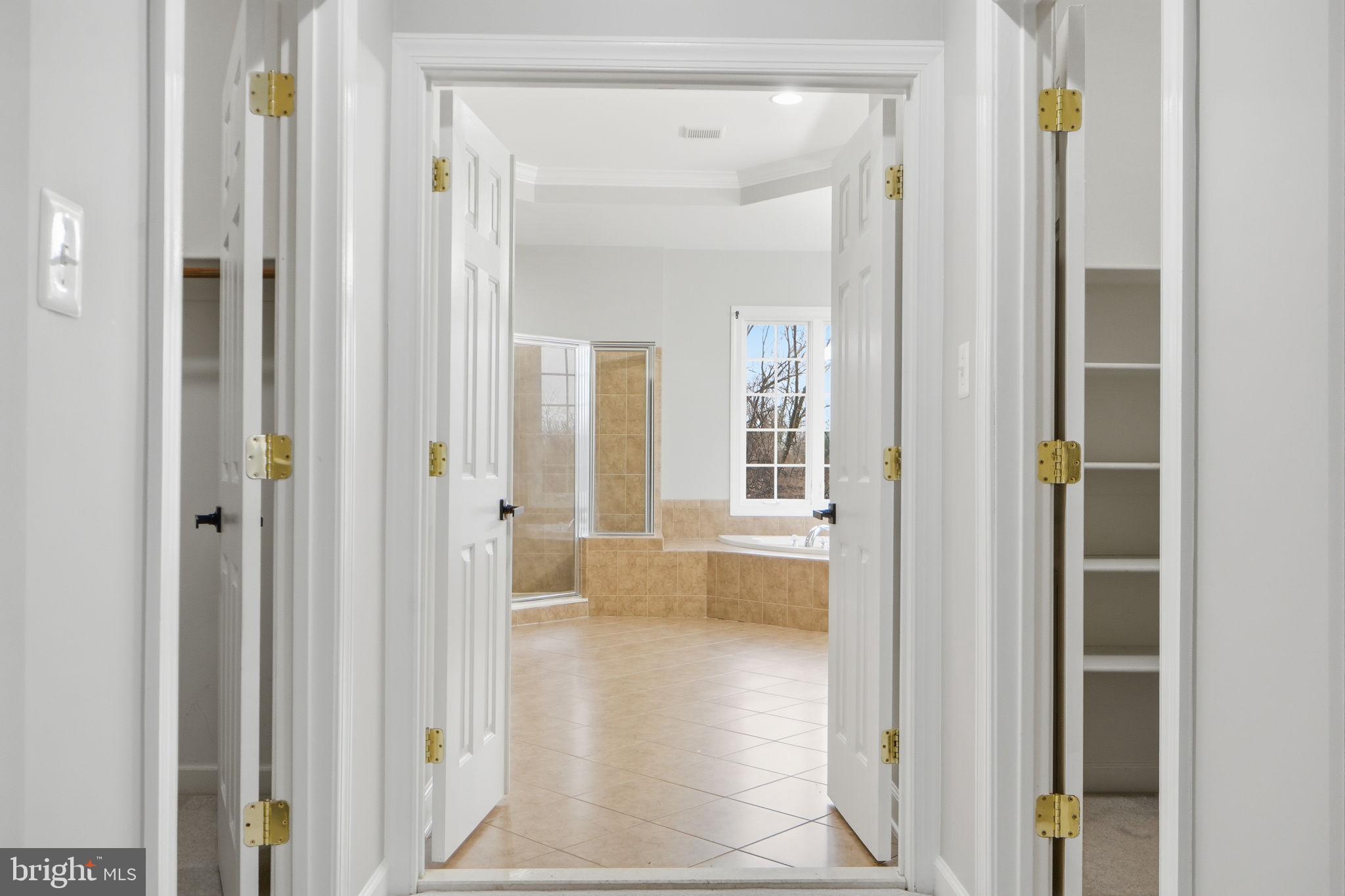 WINDSOR KNOLLS - Residential