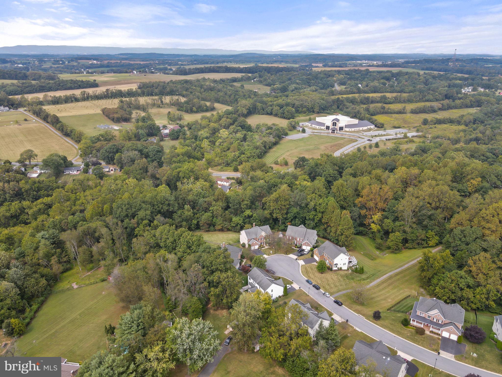 WINDSOR KNOLLS - Residential