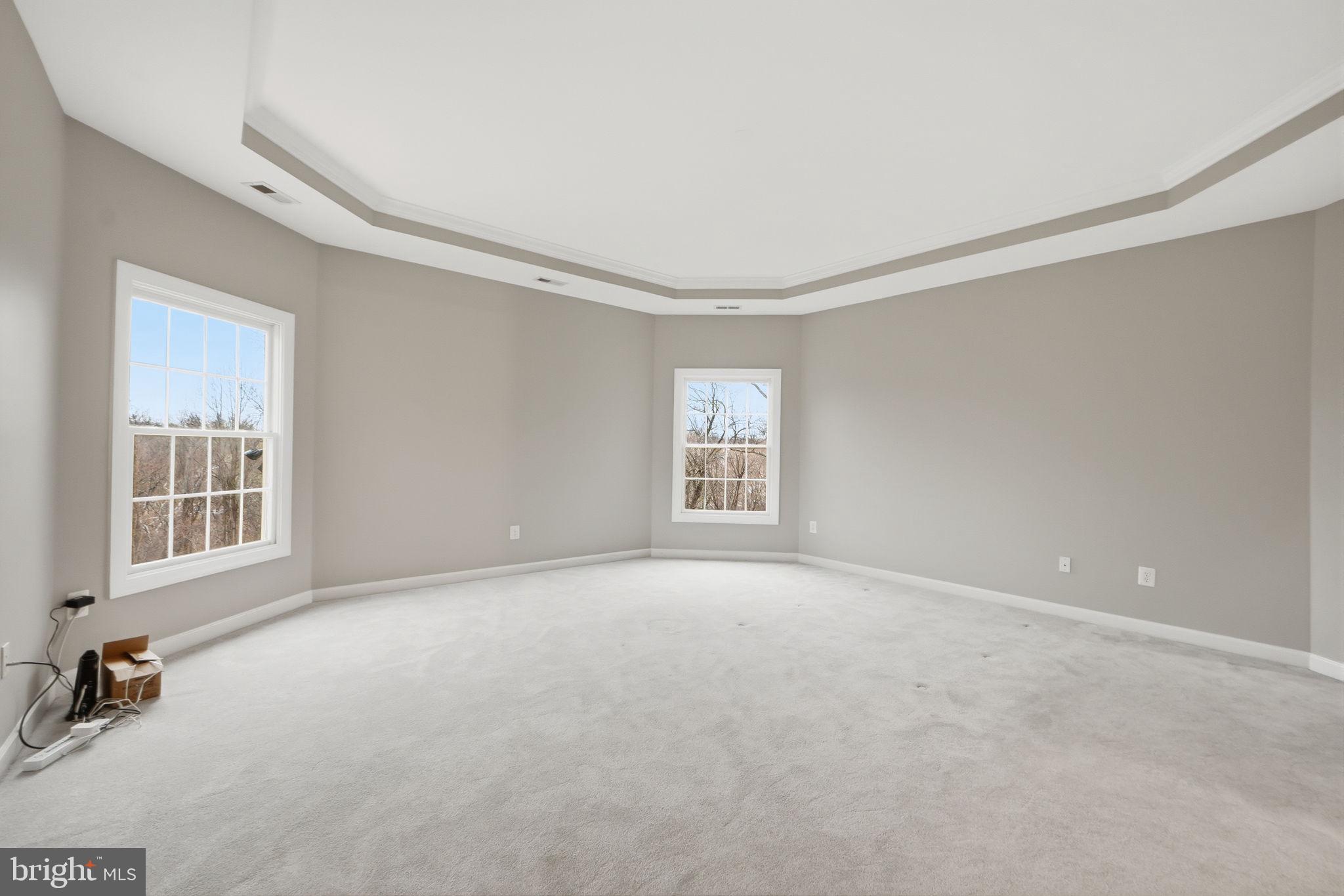 WINDSOR KNOLLS - Residential