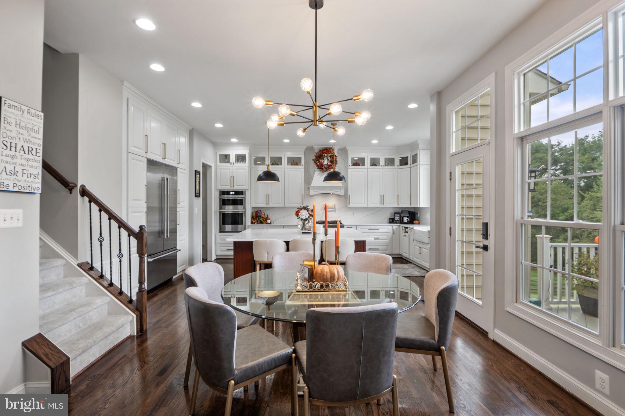 WINDSOR KNOLLS - Residential