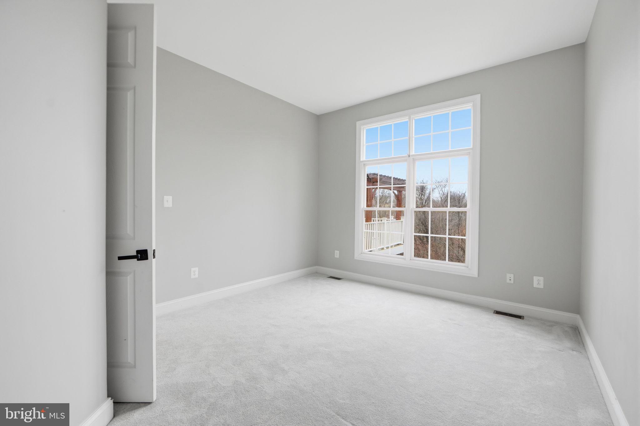 WINDSOR KNOLLS - Residential