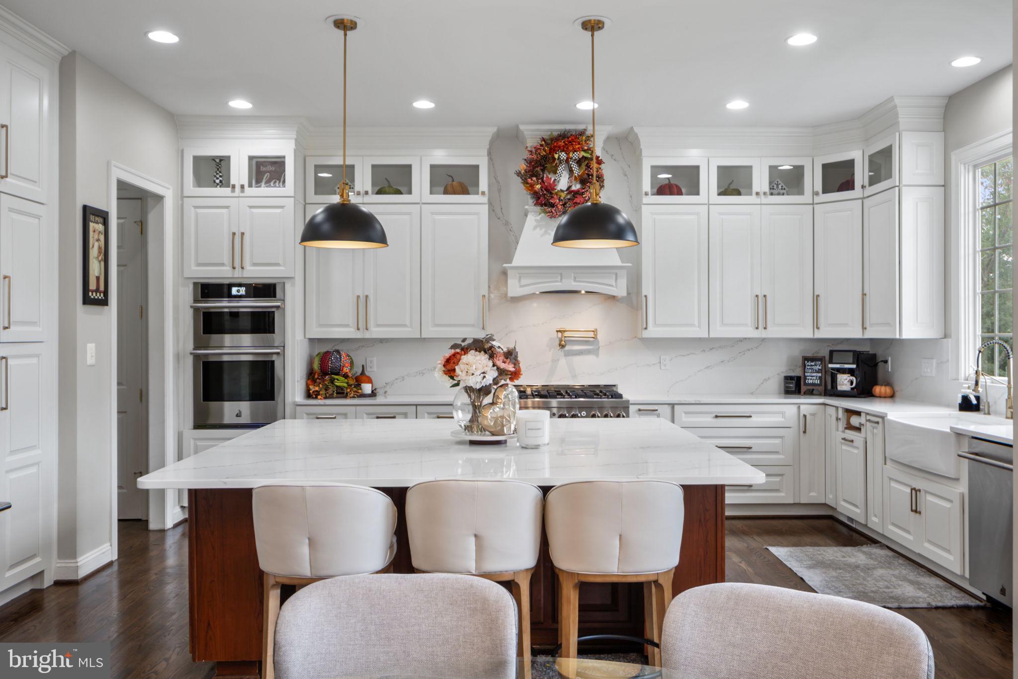 WINDSOR KNOLLS - Residential