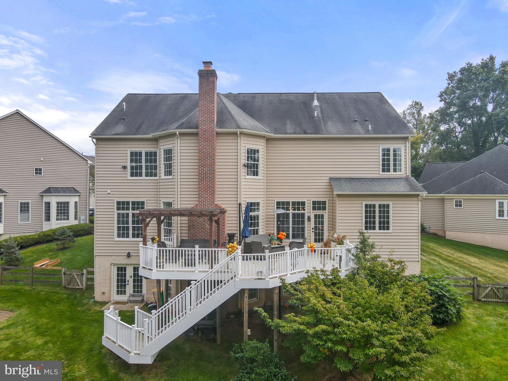 WINDSOR KNOLLS - Residential