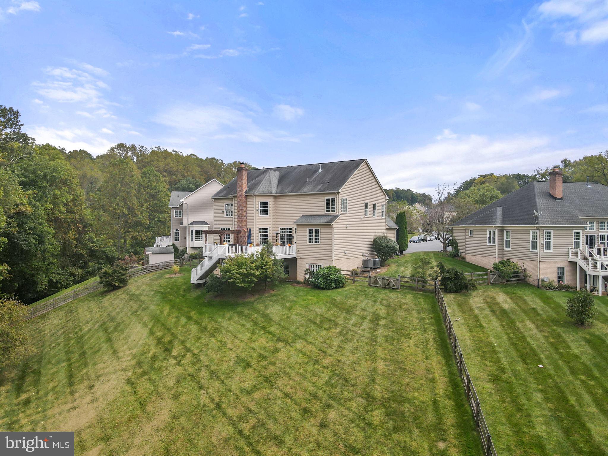 WINDSOR KNOLLS - Residential