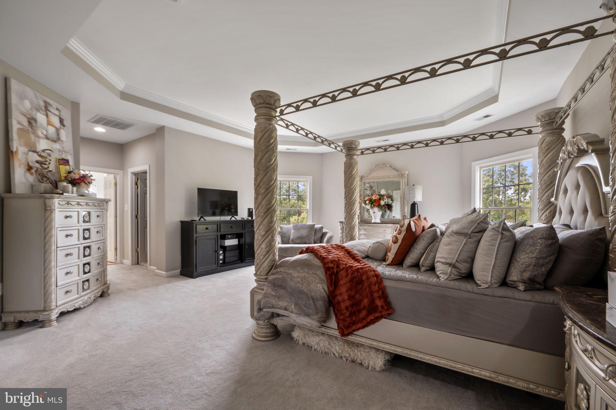 WINDSOR KNOLLS - Residential