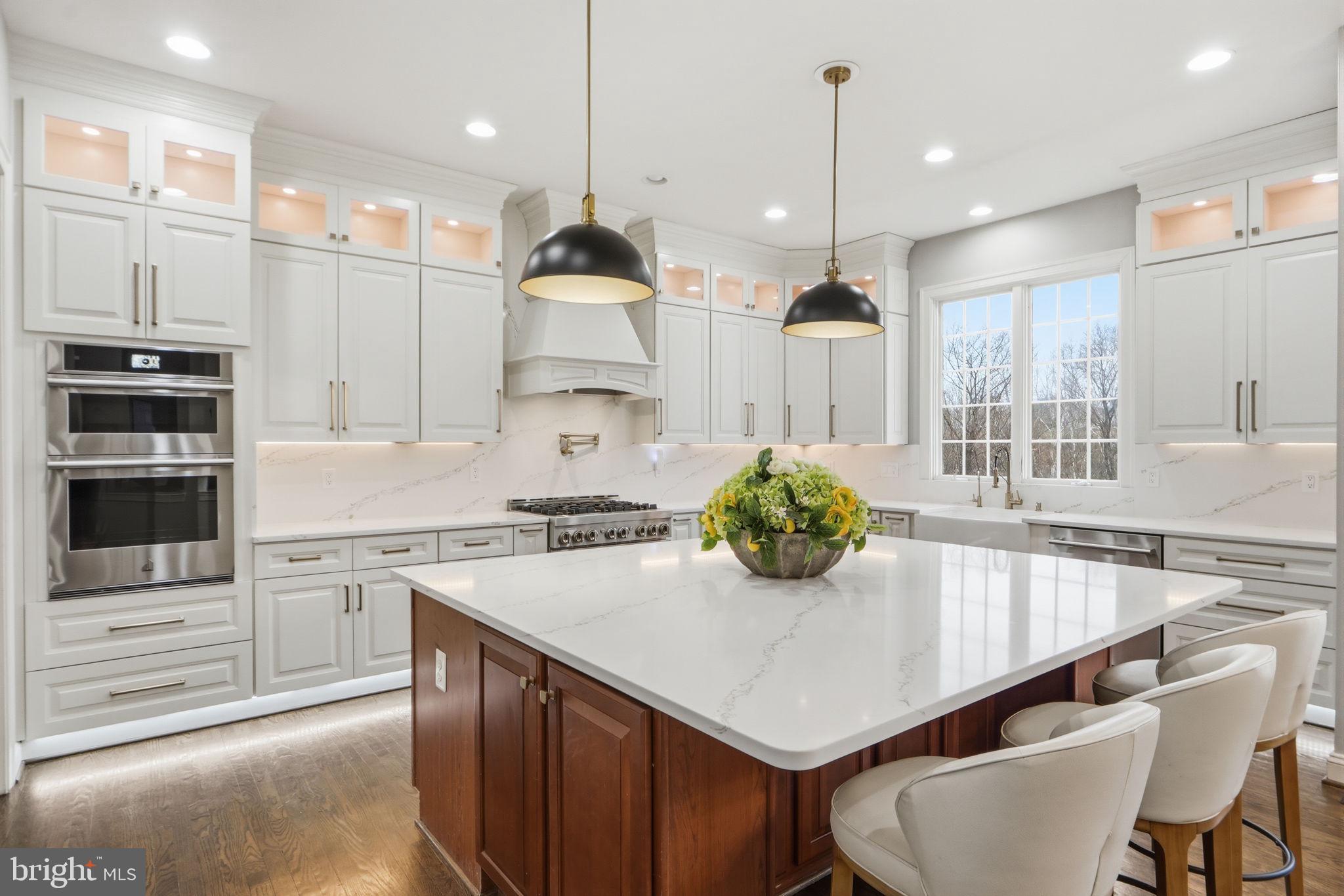 WINDSOR KNOLLS - Residential