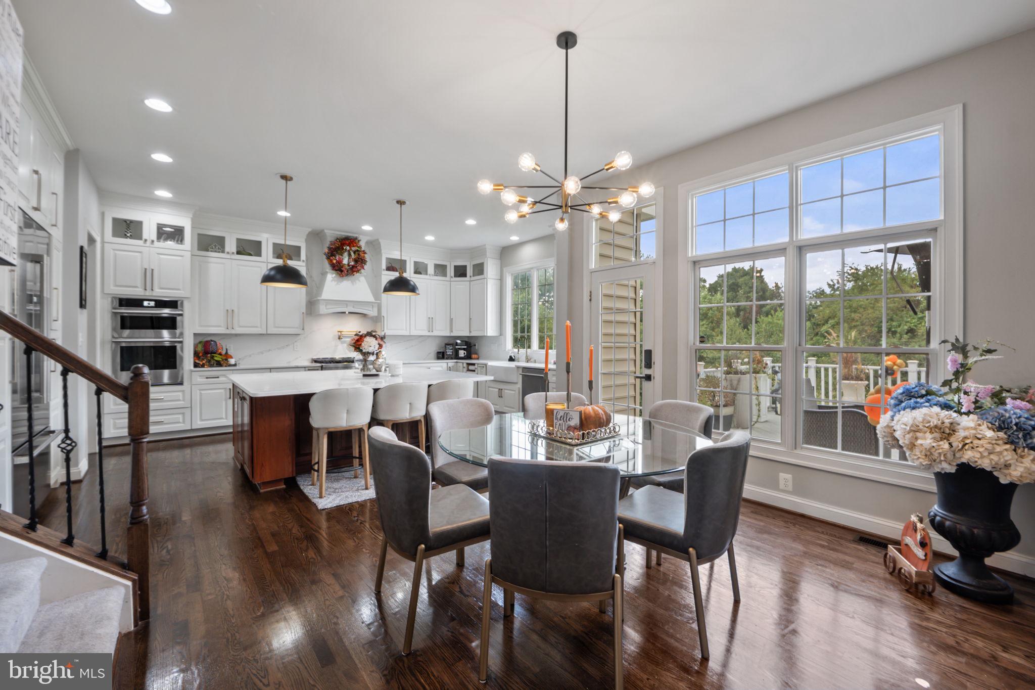 WINDSOR KNOLLS - Residential