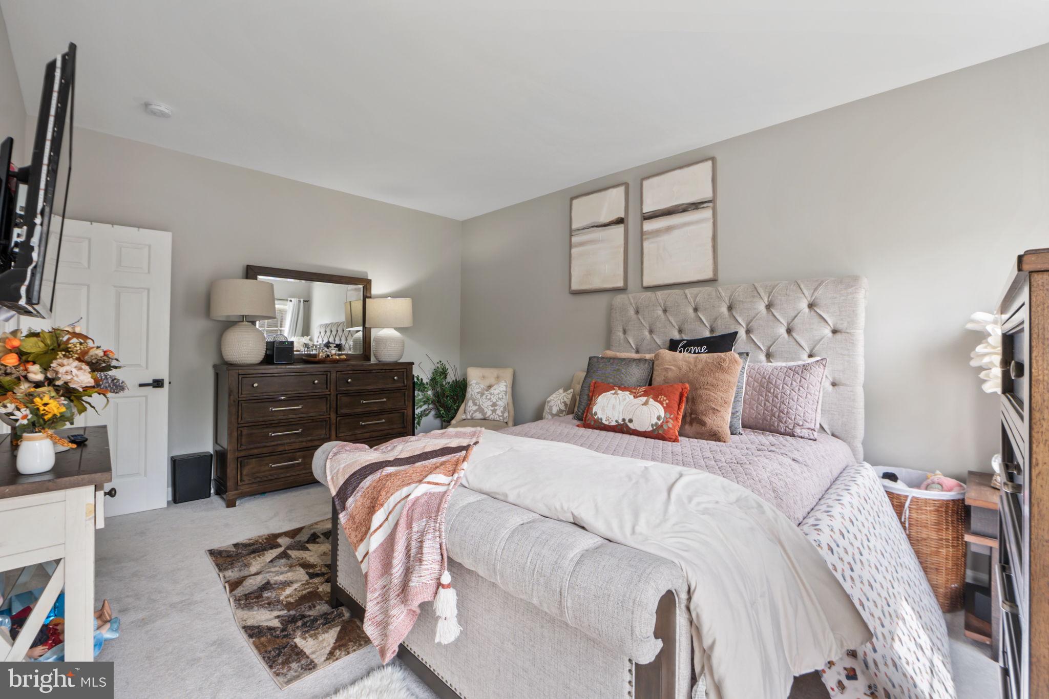 WINDSOR KNOLLS - Residential