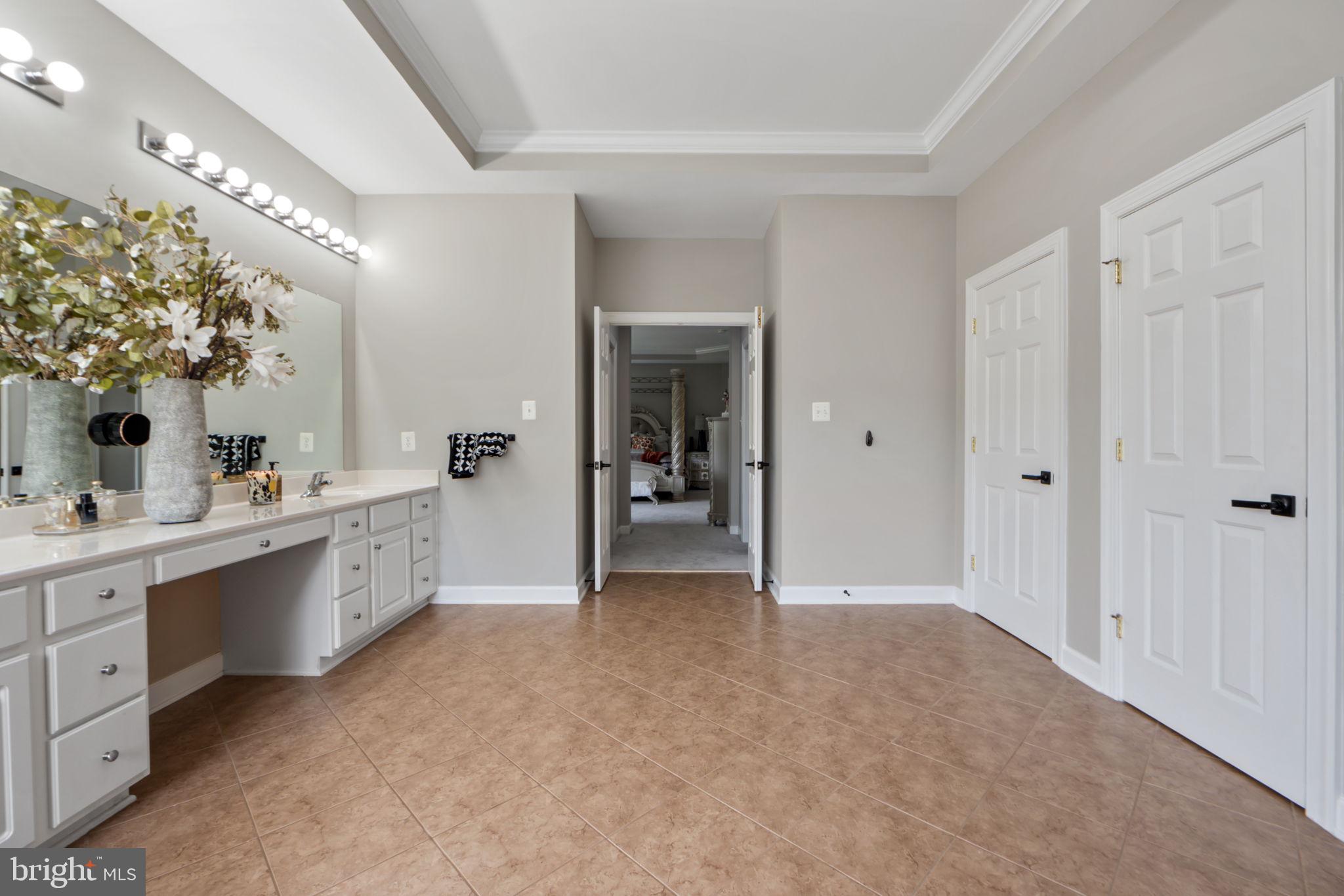 WINDSOR KNOLLS - Residential