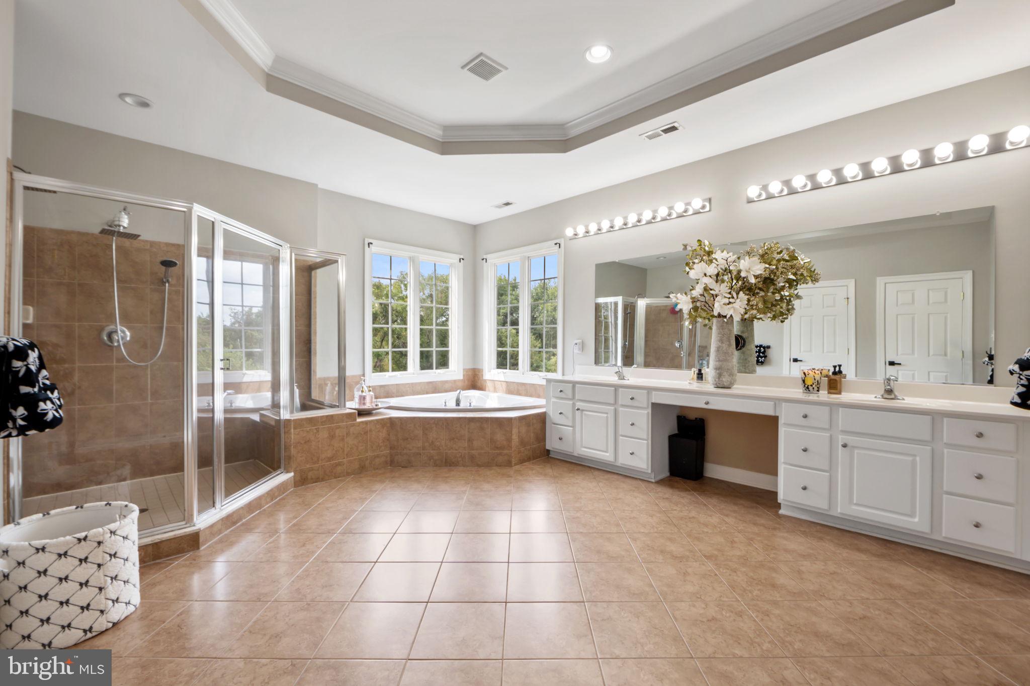 WINDSOR KNOLLS - Residential