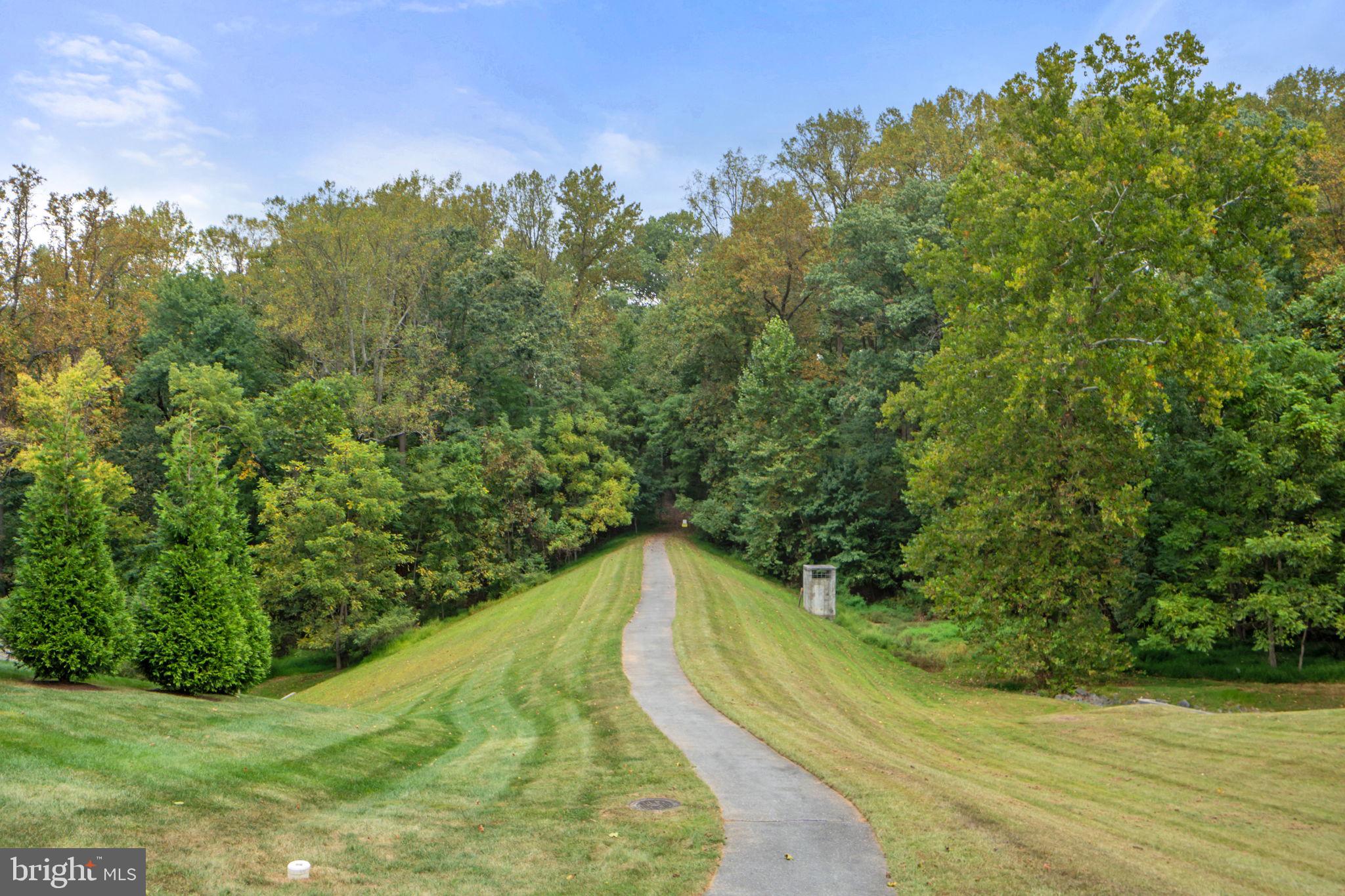 WINDSOR KNOLLS - Residential