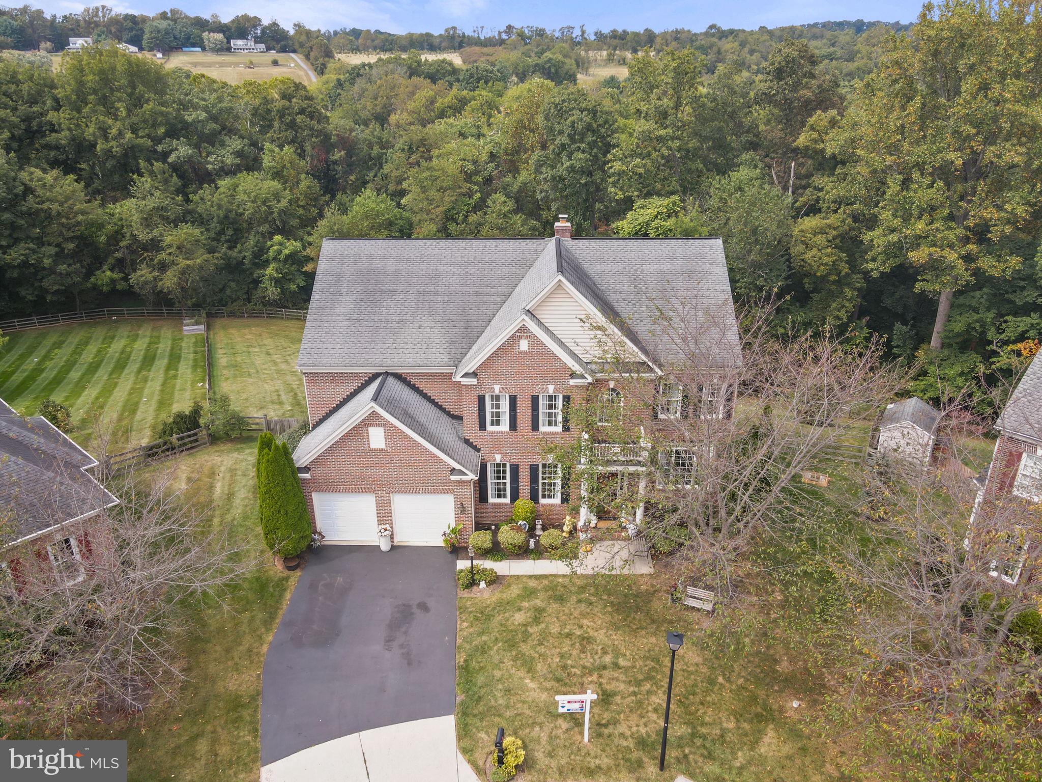 WINDSOR KNOLLS - Residential