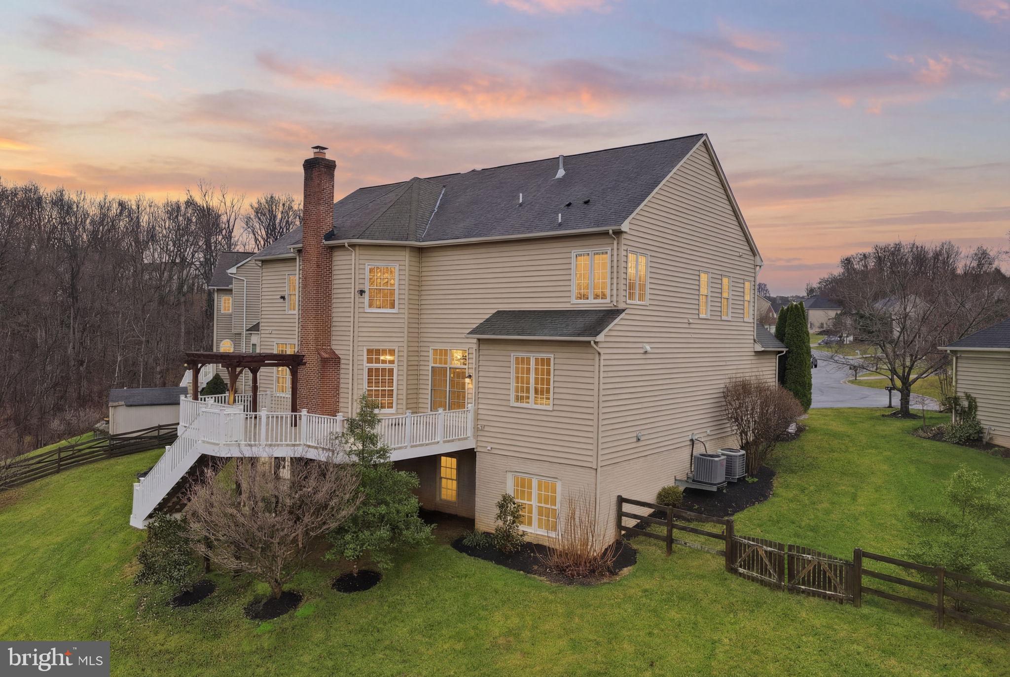 WINDSOR KNOLLS - Residential