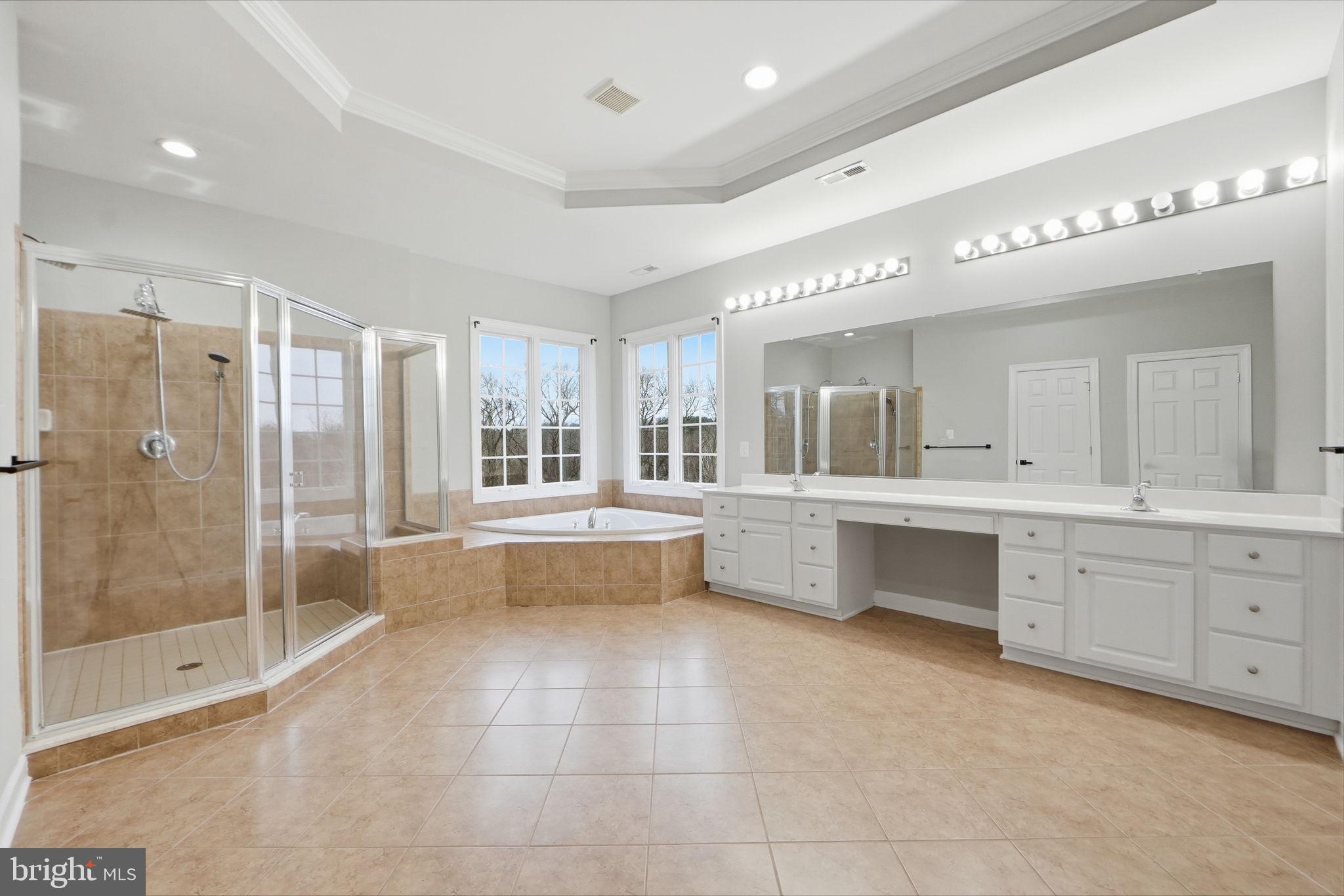 WINDSOR KNOLLS - Residential