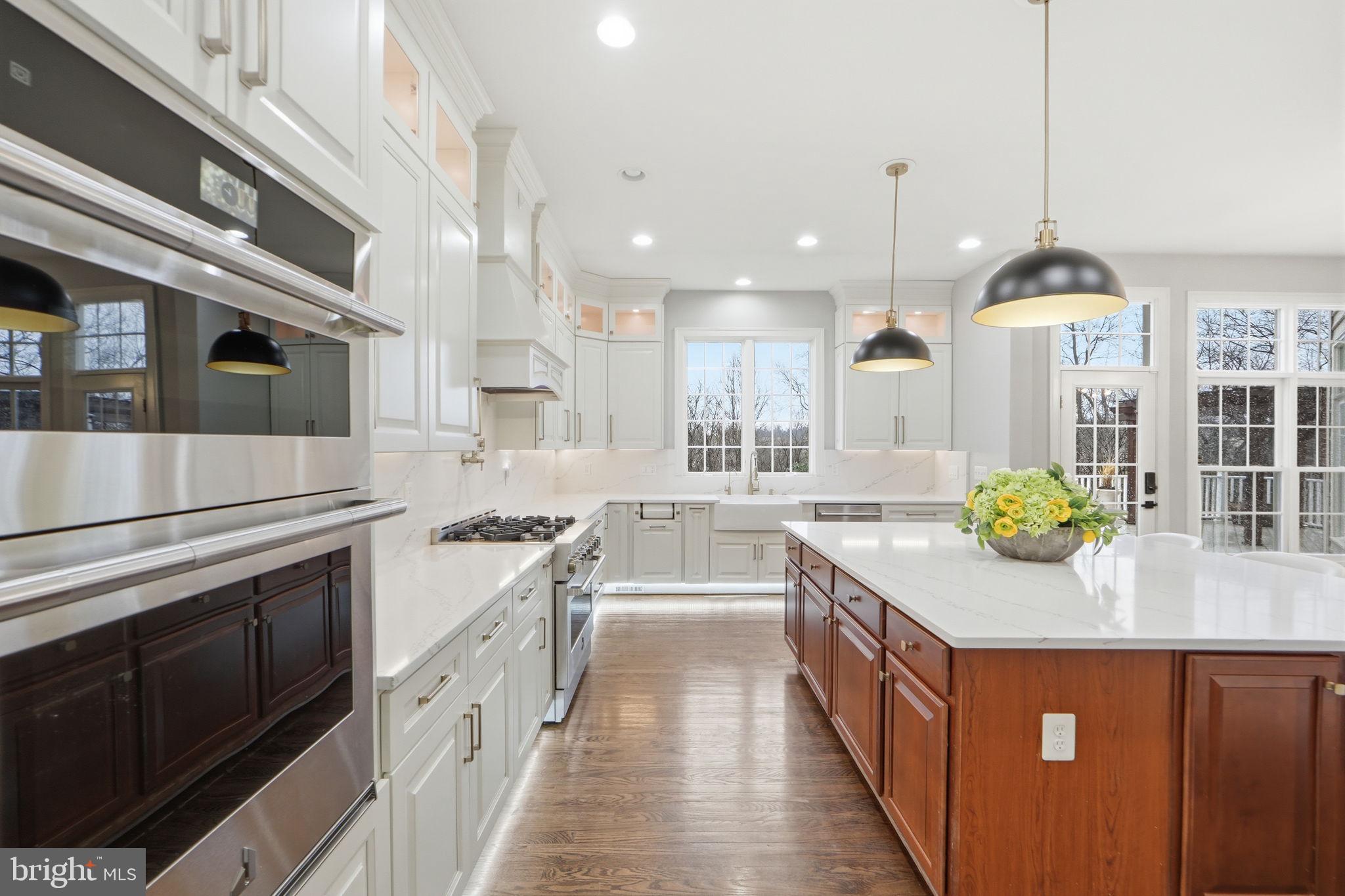 WINDSOR KNOLLS - Residential