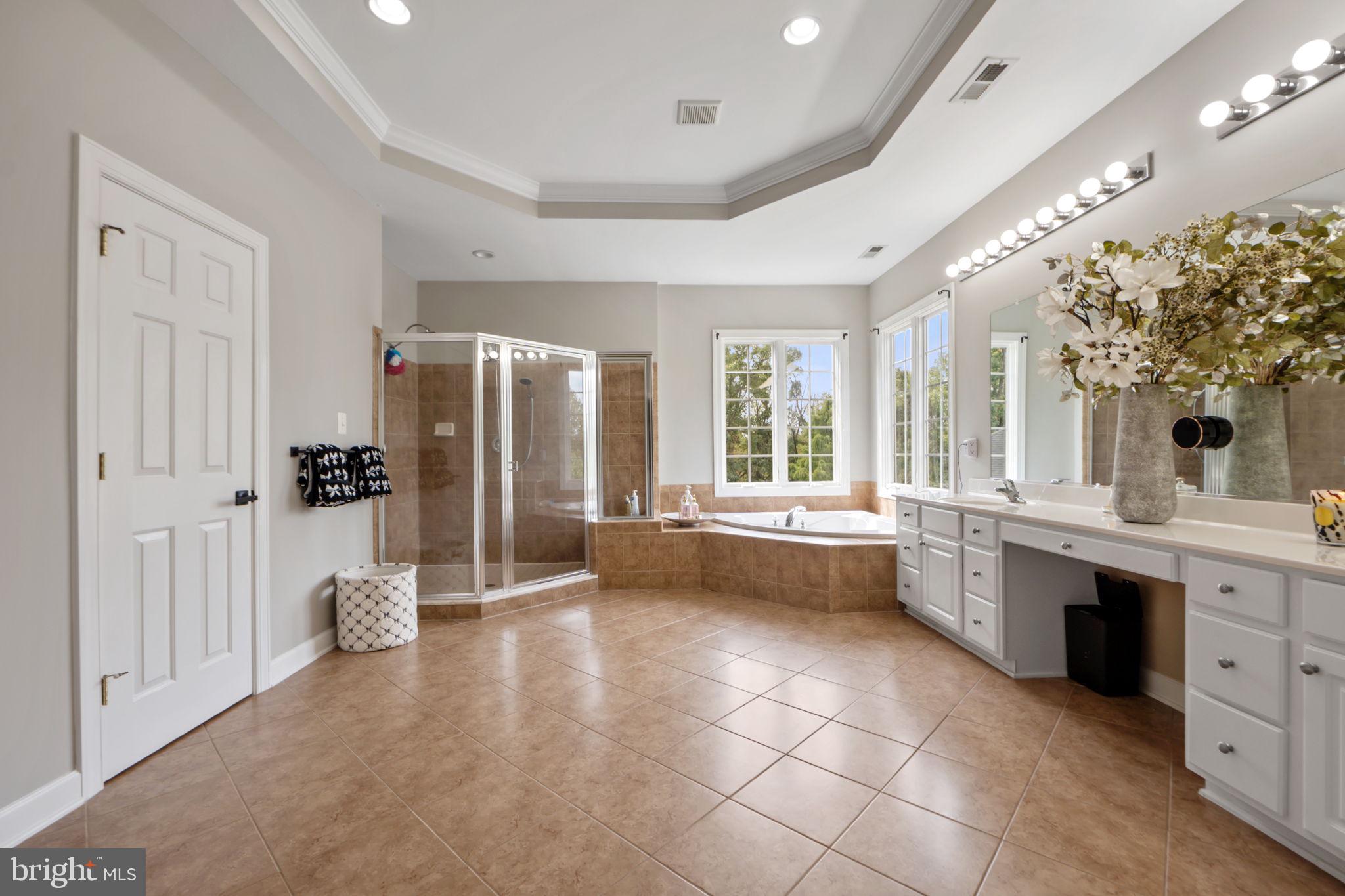 WINDSOR KNOLLS - Residential