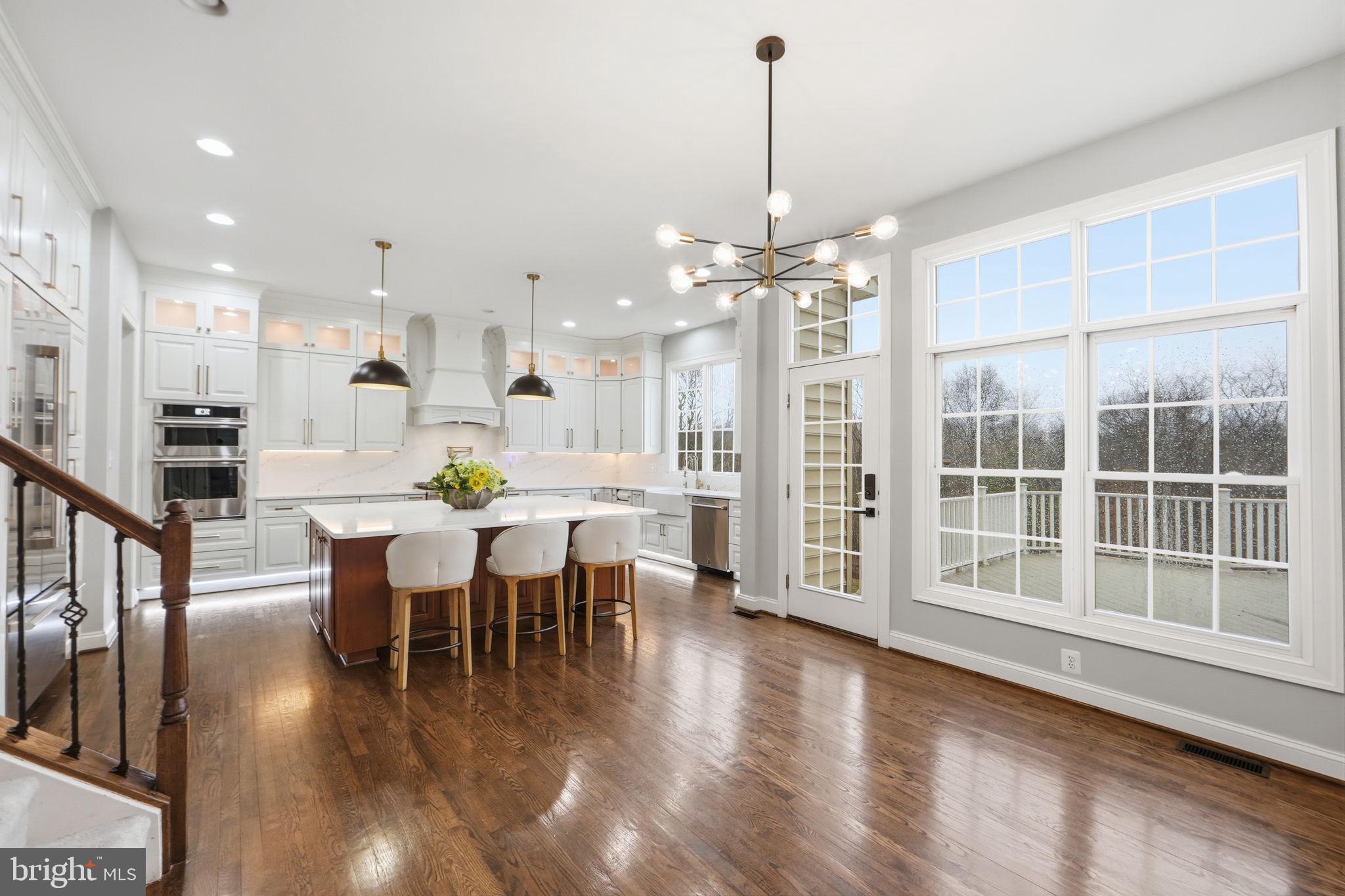 WINDSOR KNOLLS - Residential