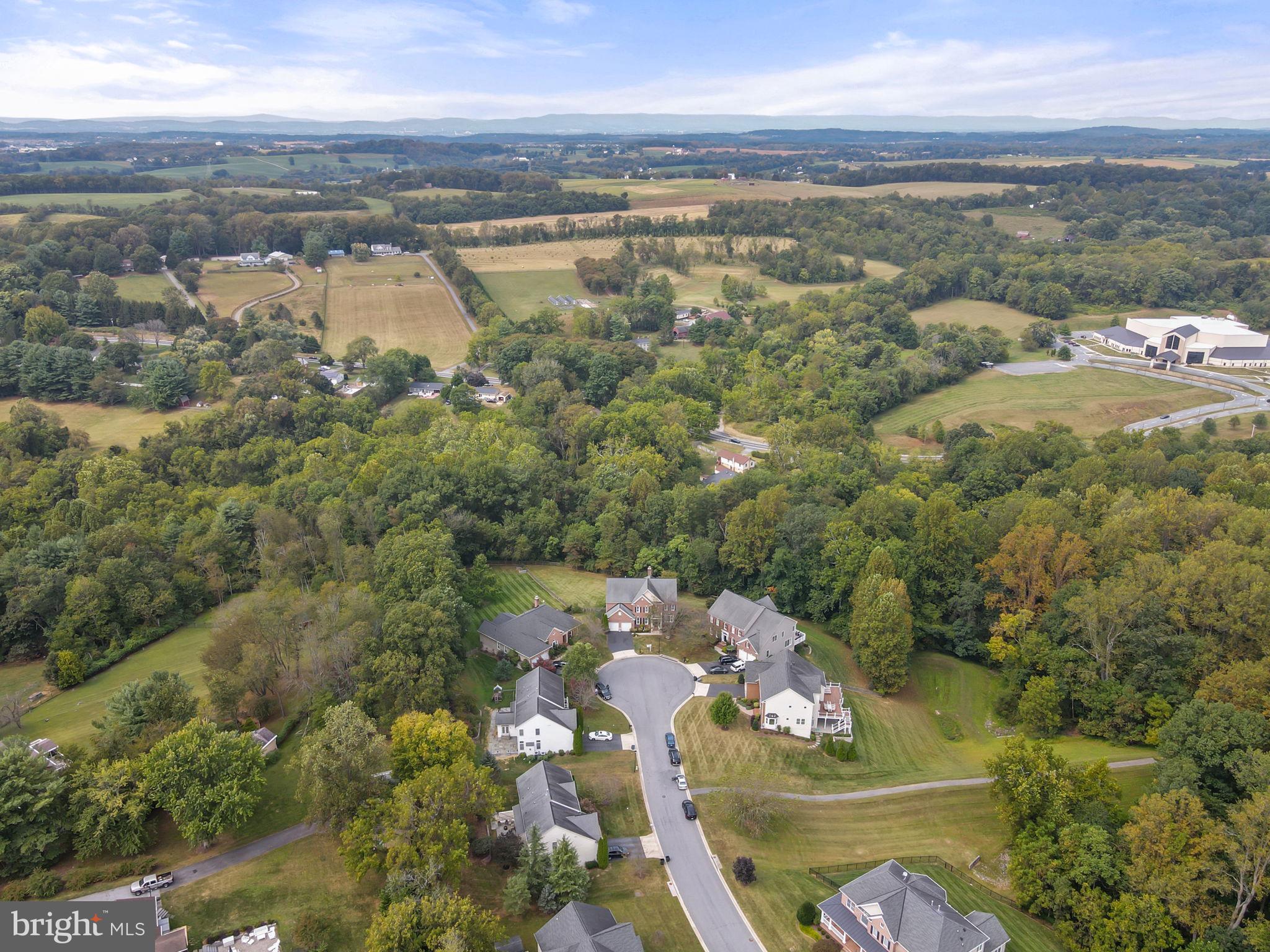 WINDSOR KNOLLS - Residential