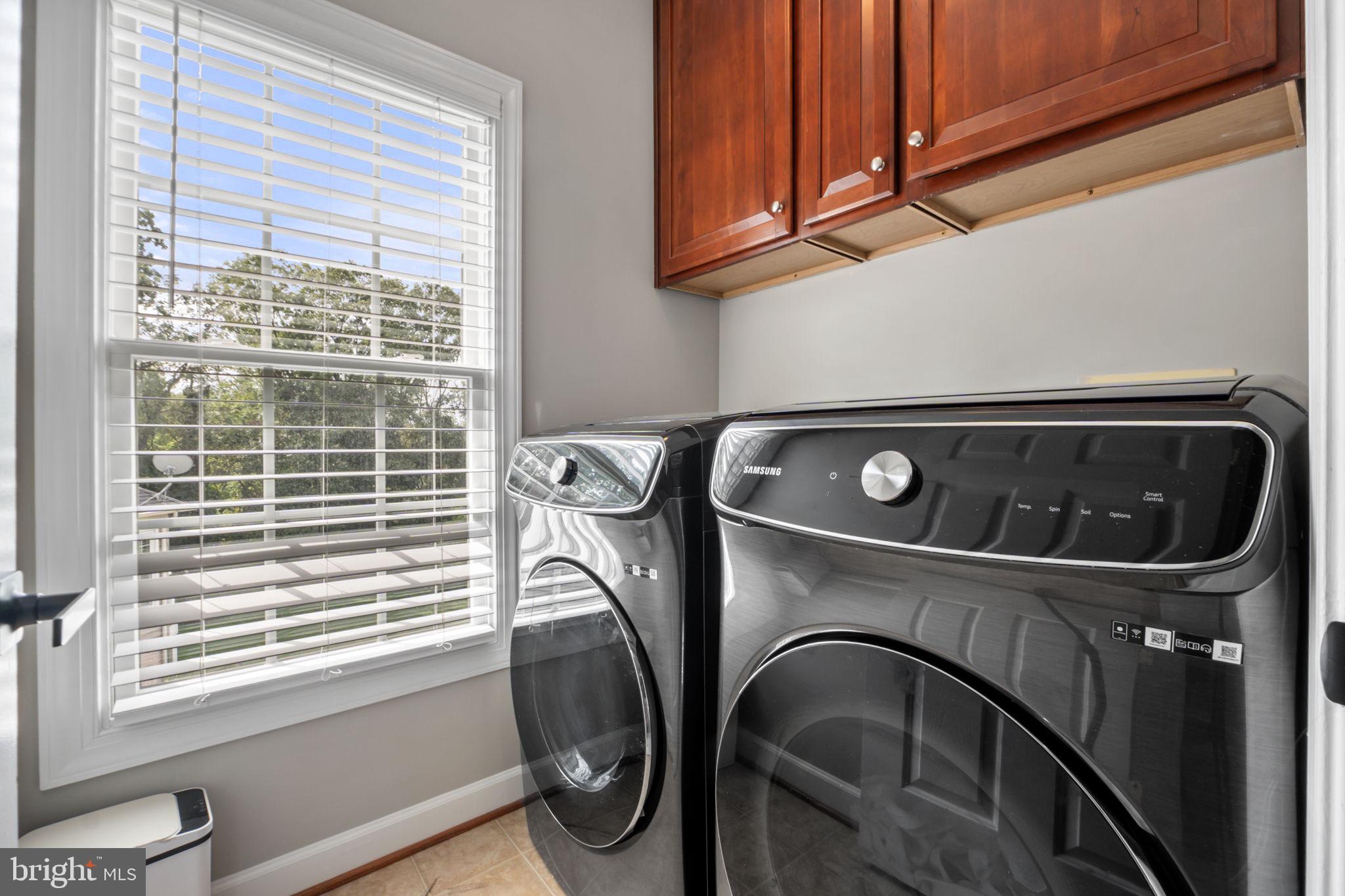 WINDSOR KNOLLS - Residential