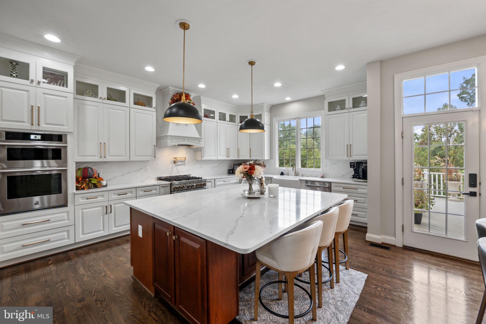 WINDSOR KNOLLS - Residential