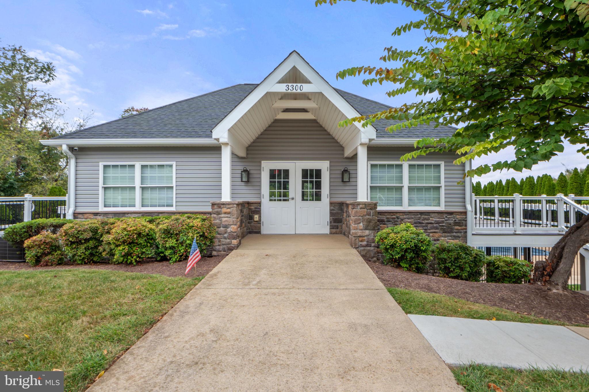 WINDSOR KNOLLS - Residential