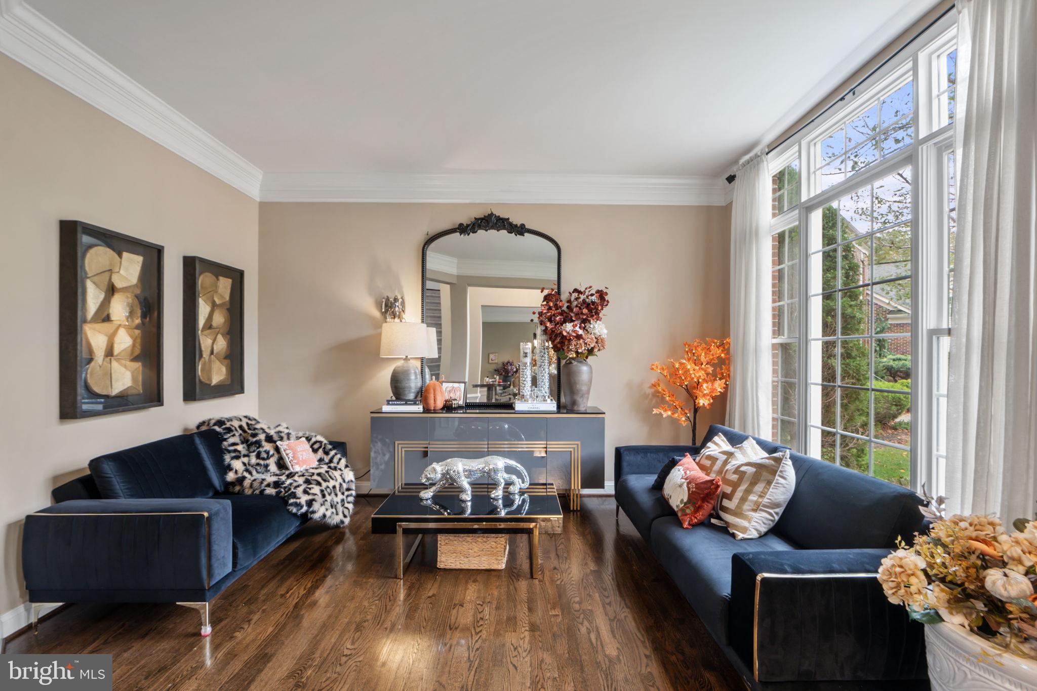 WINDSOR KNOLLS - Residential