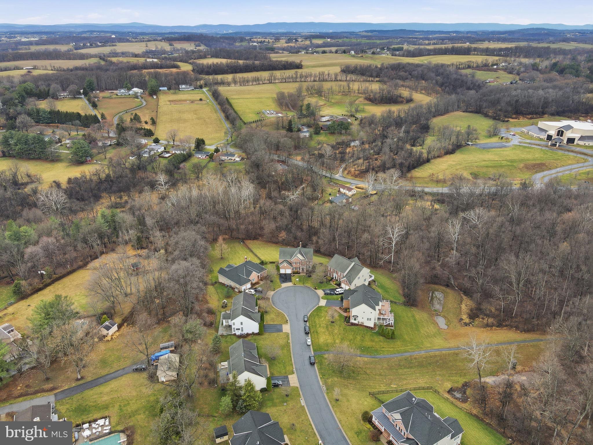 WINDSOR KNOLLS - Residential