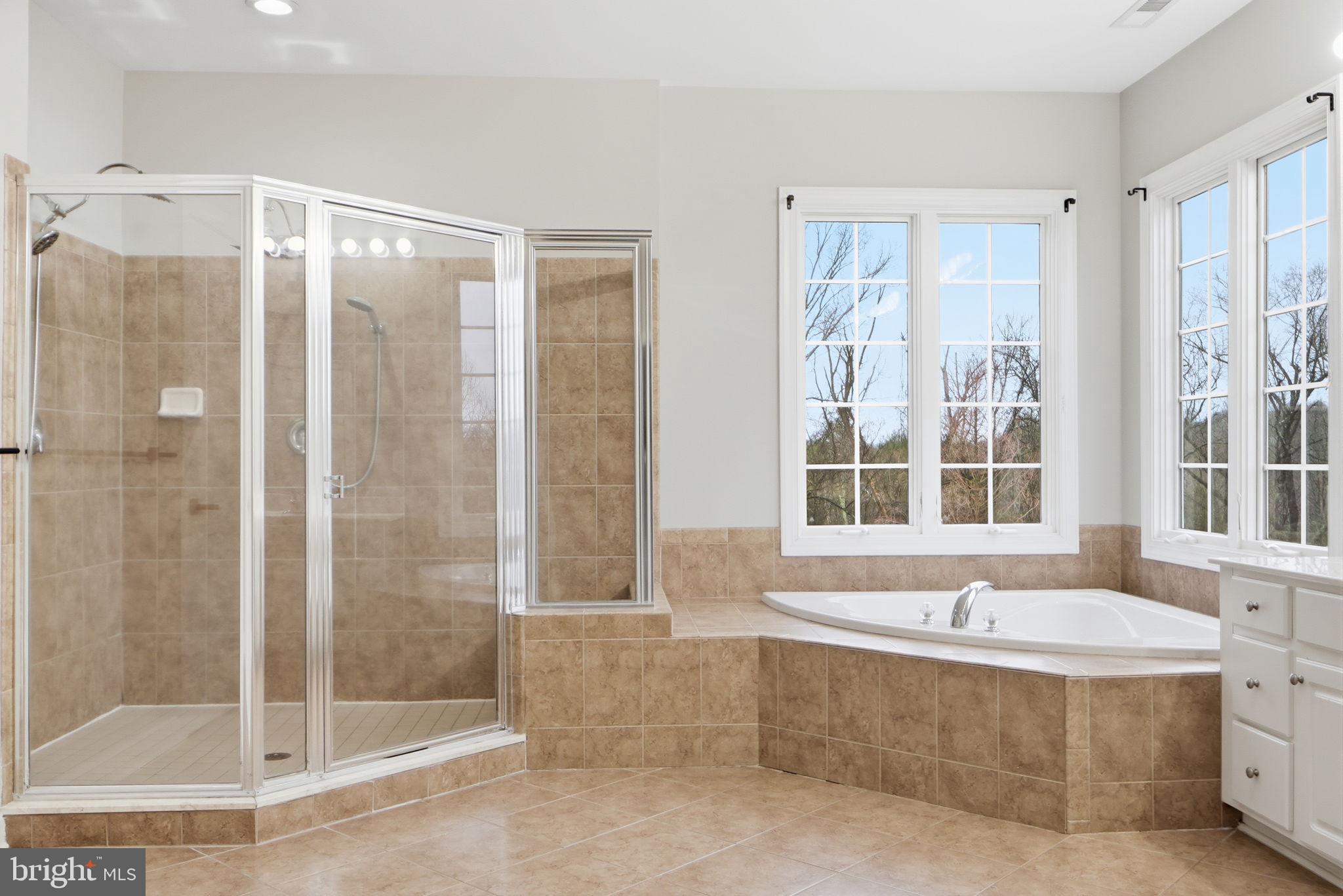 WINDSOR KNOLLS - Residential