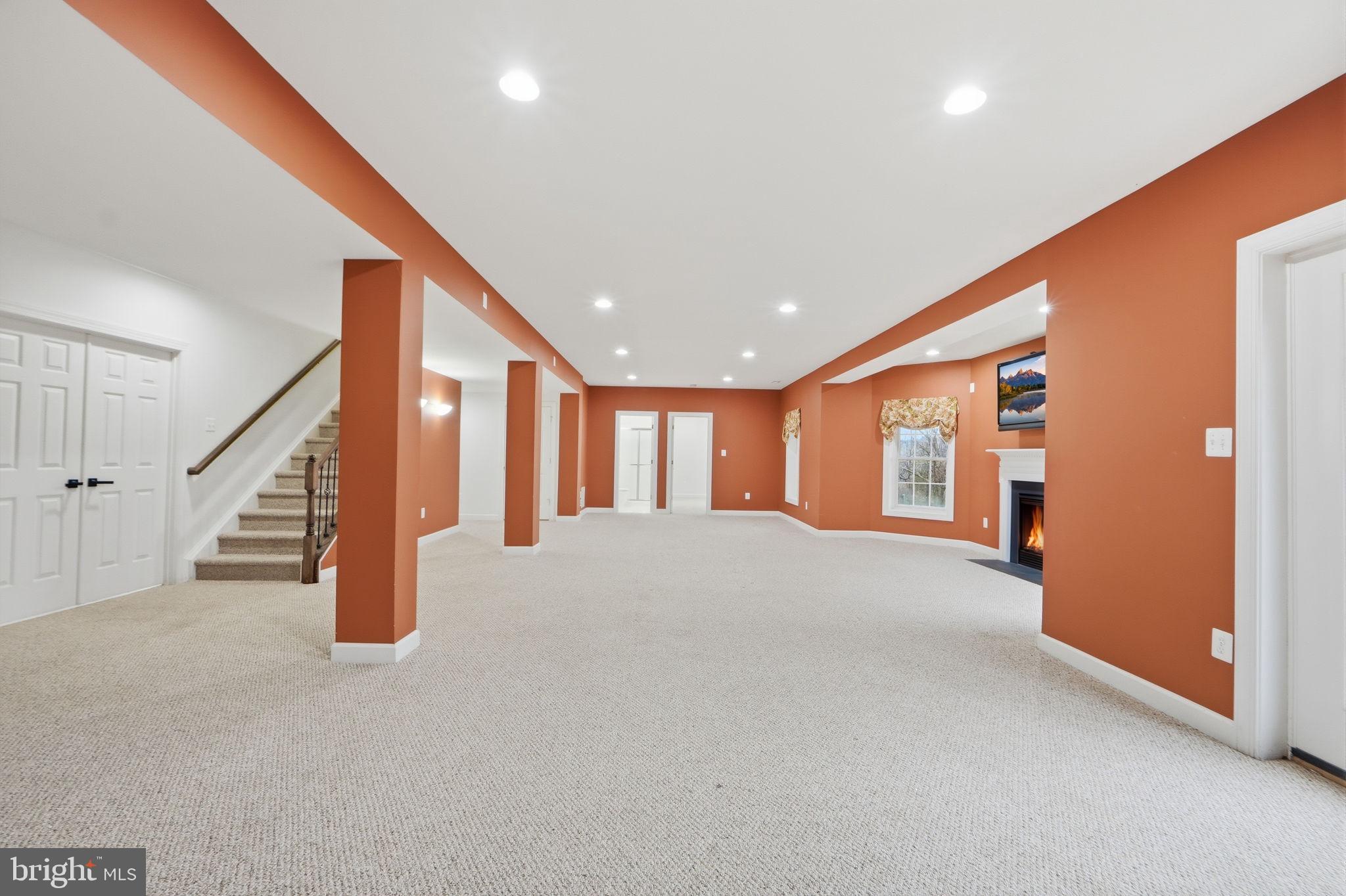 WINDSOR KNOLLS - Residential