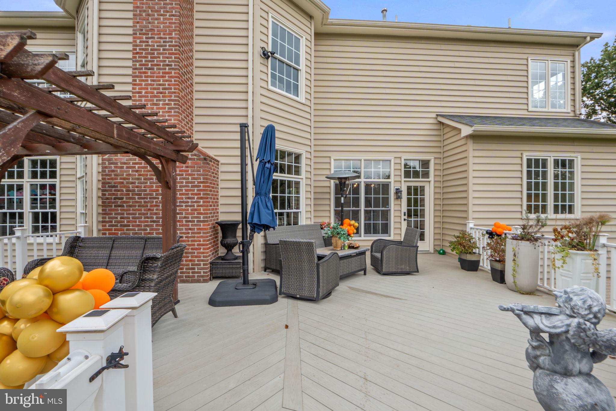 WINDSOR KNOLLS - Residential