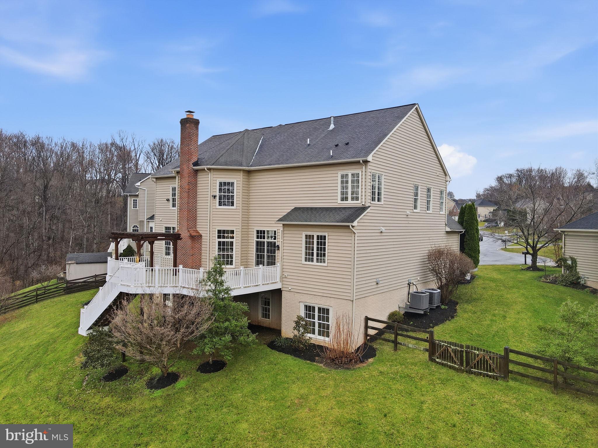 WINDSOR KNOLLS - Residential