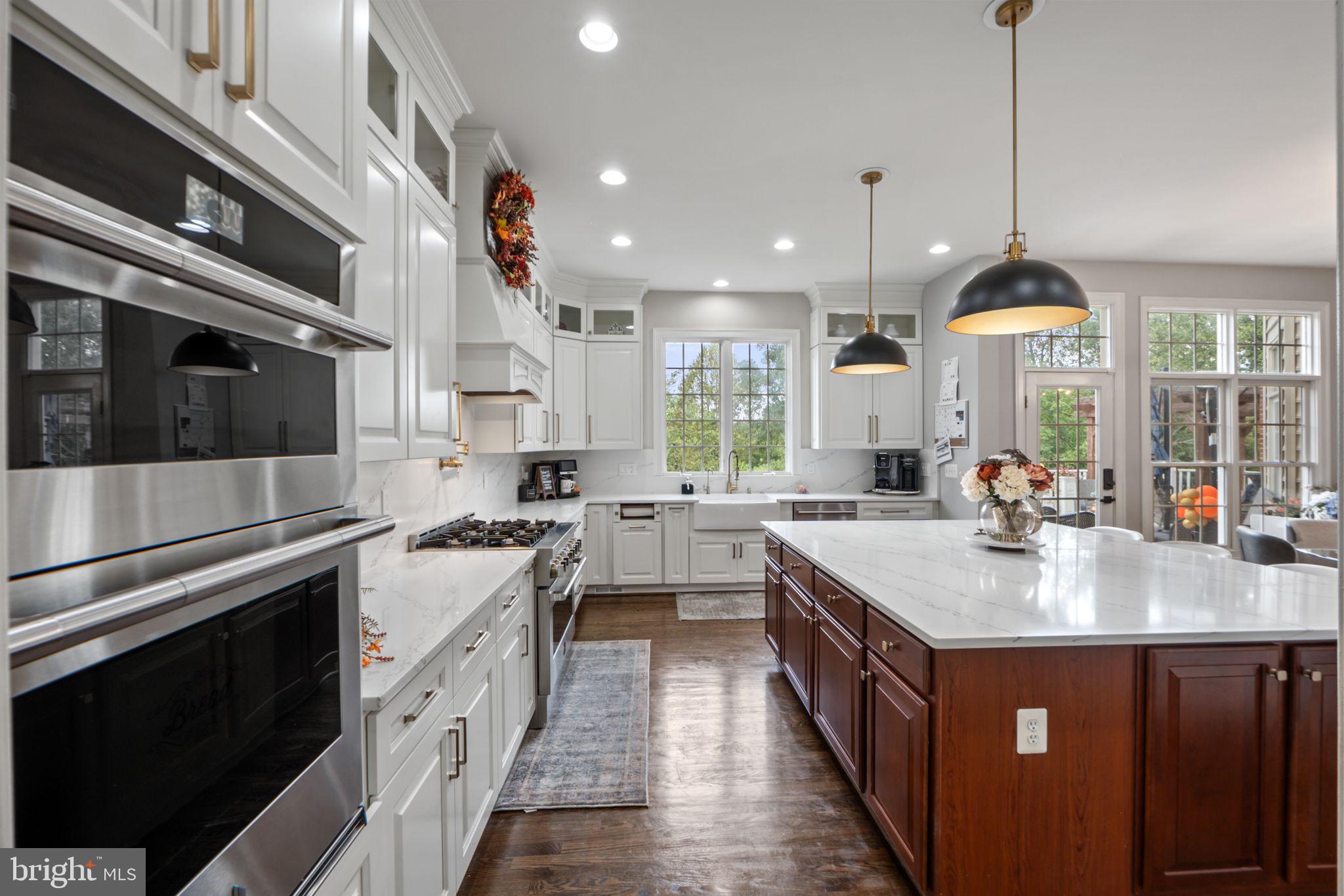 WINDSOR KNOLLS - Residential