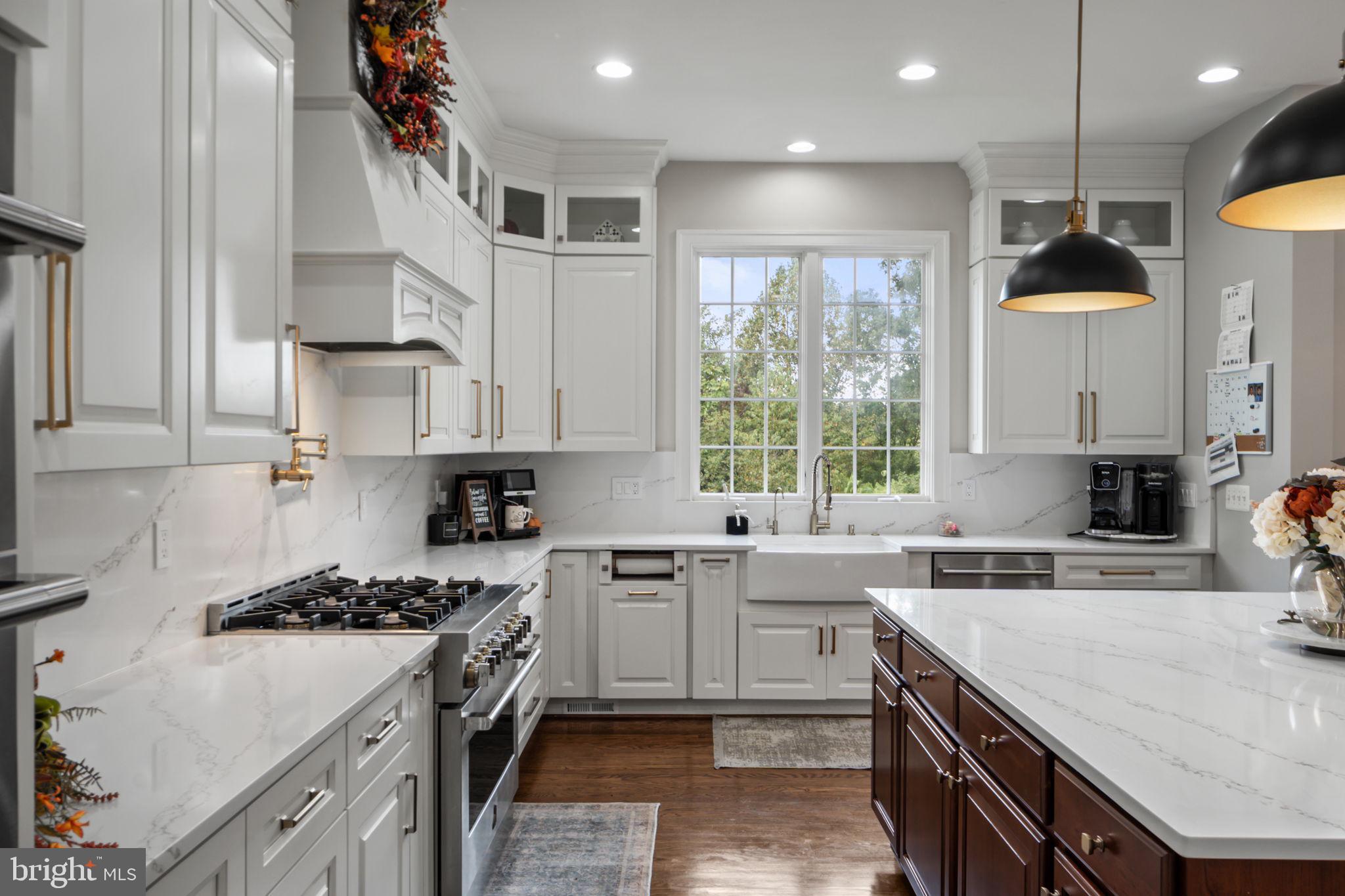 WINDSOR KNOLLS - Residential