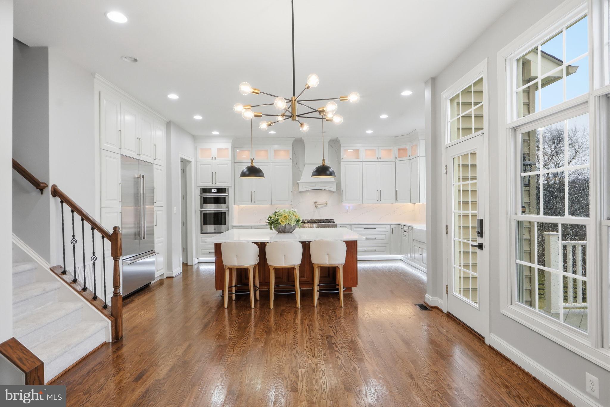 WINDSOR KNOLLS - Residential