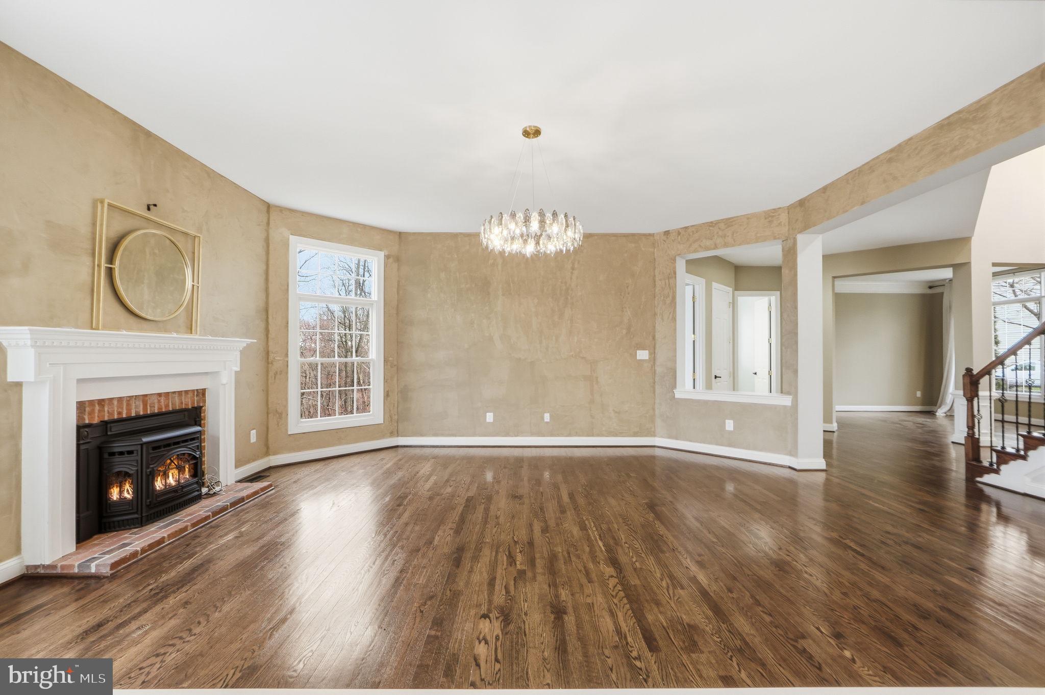 WINDSOR KNOLLS - Residential