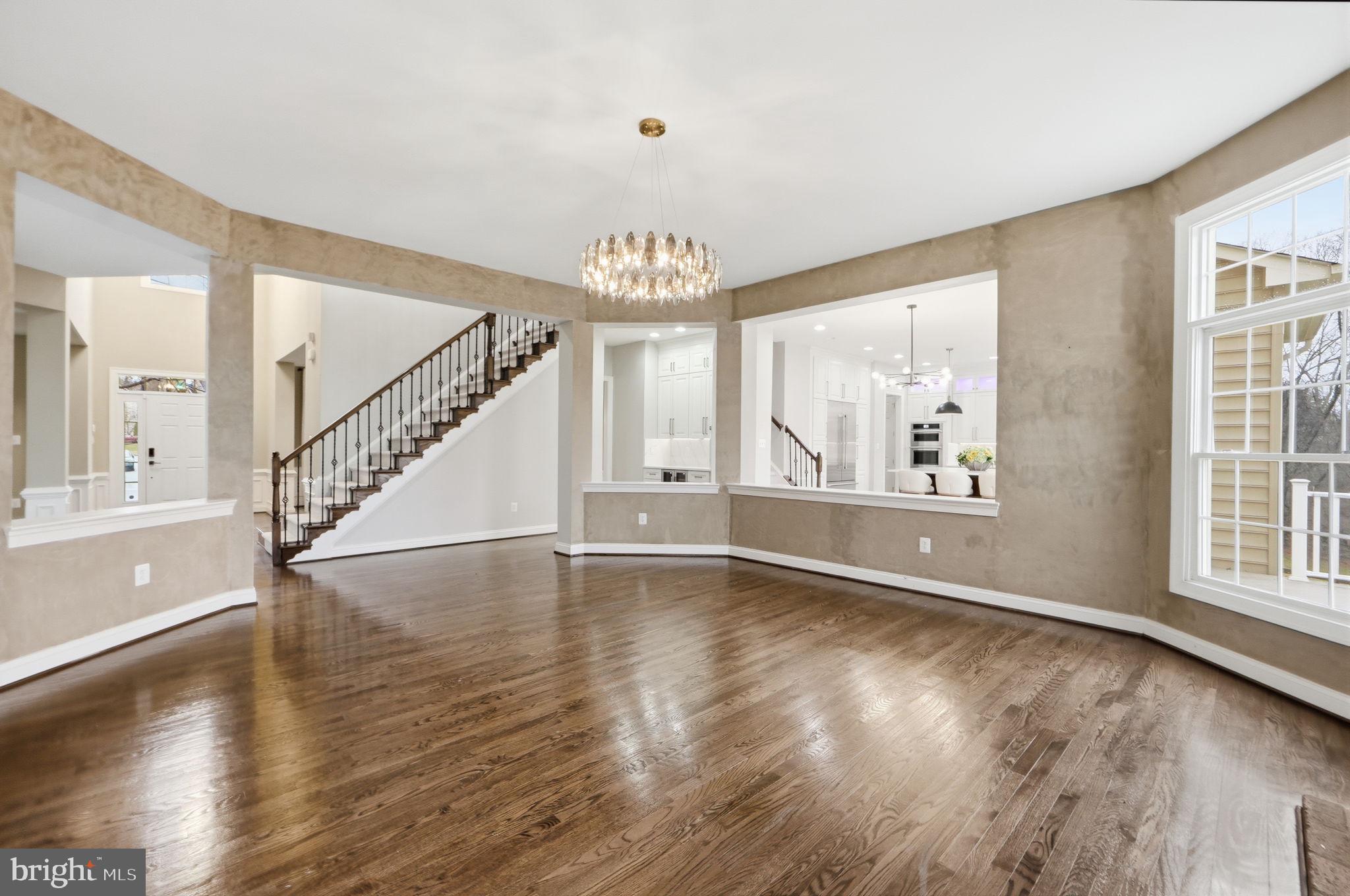 WINDSOR KNOLLS - Residential