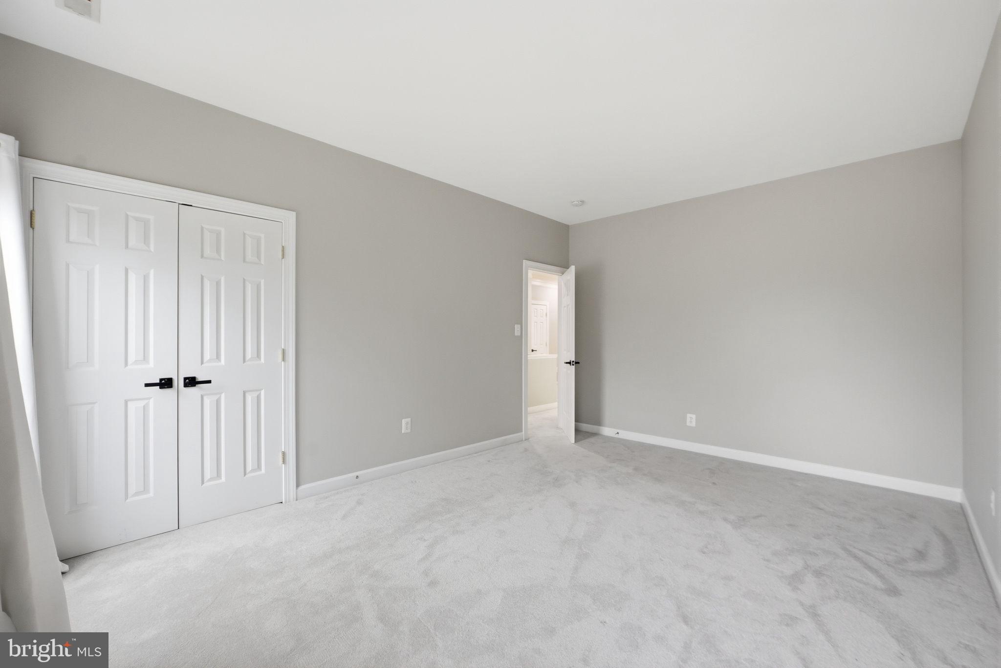 WINDSOR KNOLLS - Residential