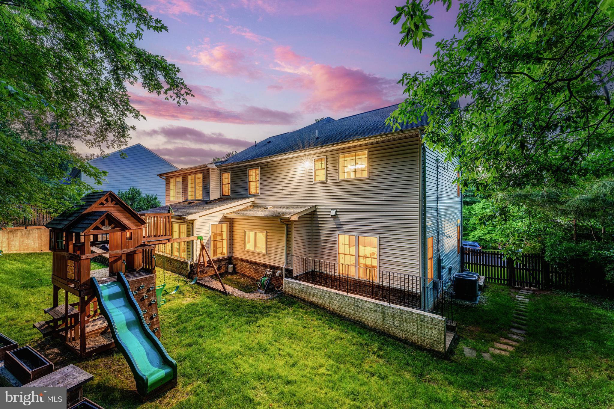 7235 WOODLEY PLACE