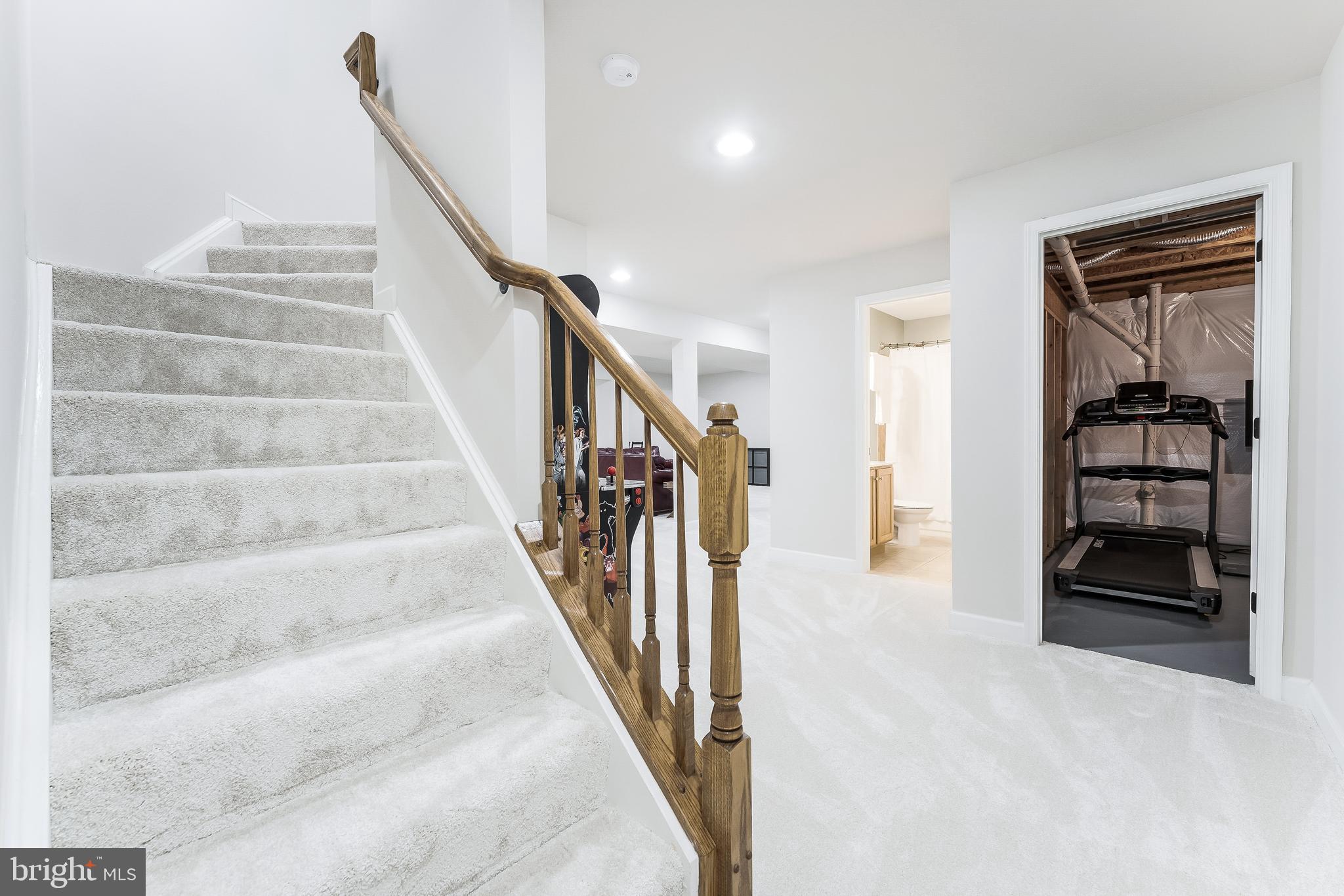 POPLAR HEIGHTS - Residential