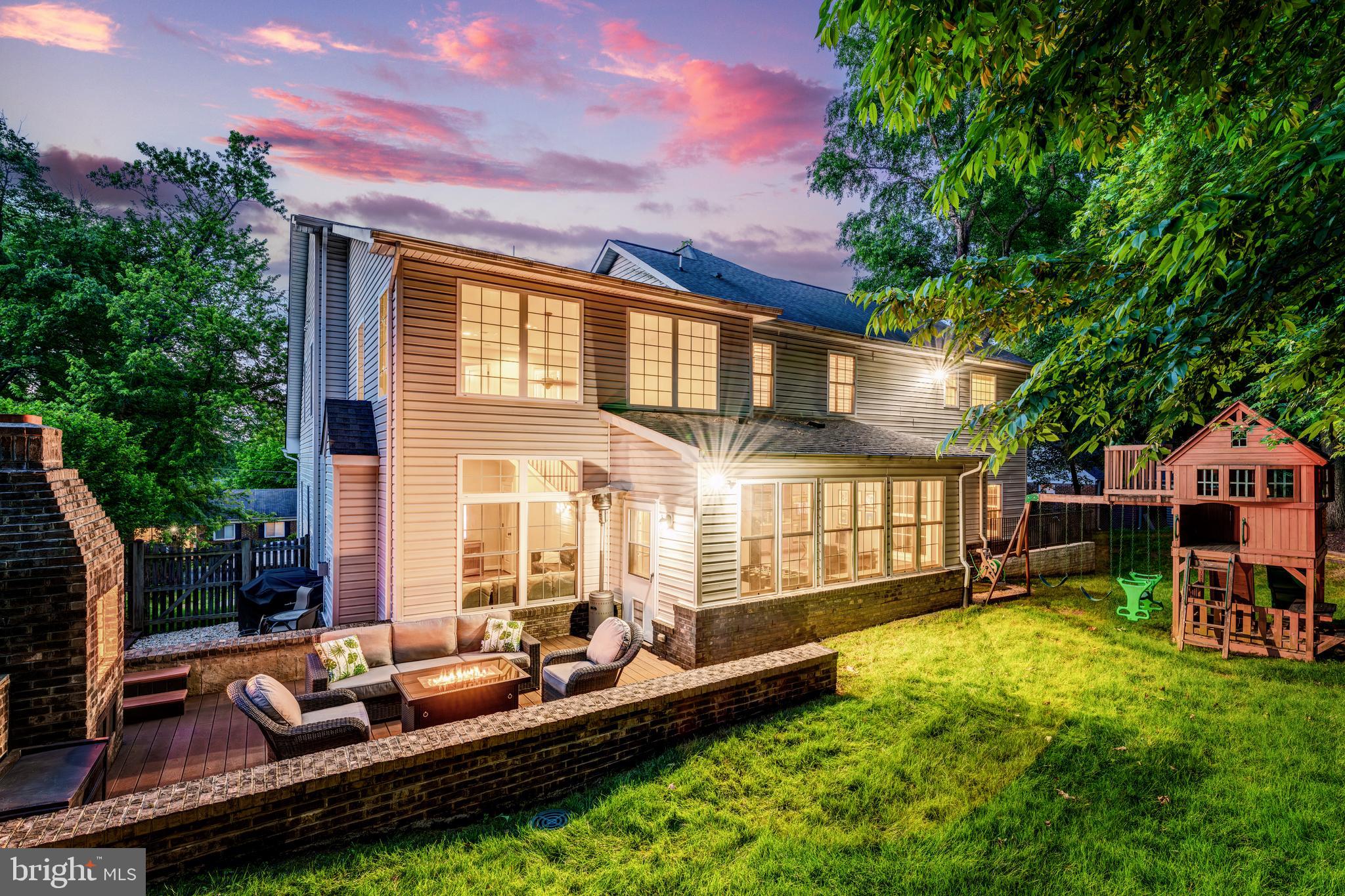 7235 WOODLEY PLACE