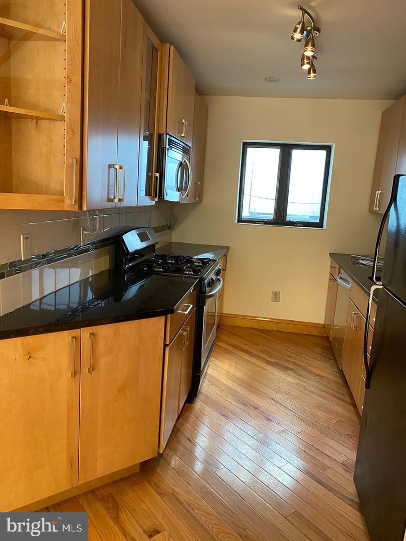 ART MUSEUM AREA - Residential Lease